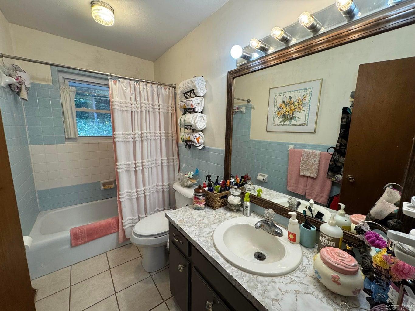 24  Hialeah  Cherokee Village, AR