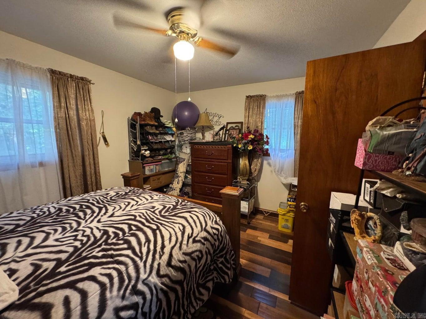 24  Hialeah  Cherokee Village, AR