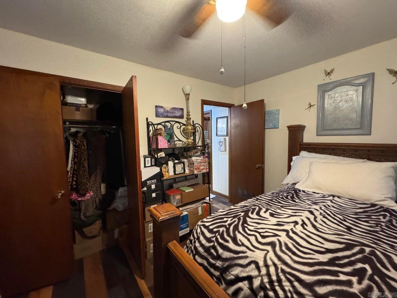 24  Hialeah  Cherokee Village, AR