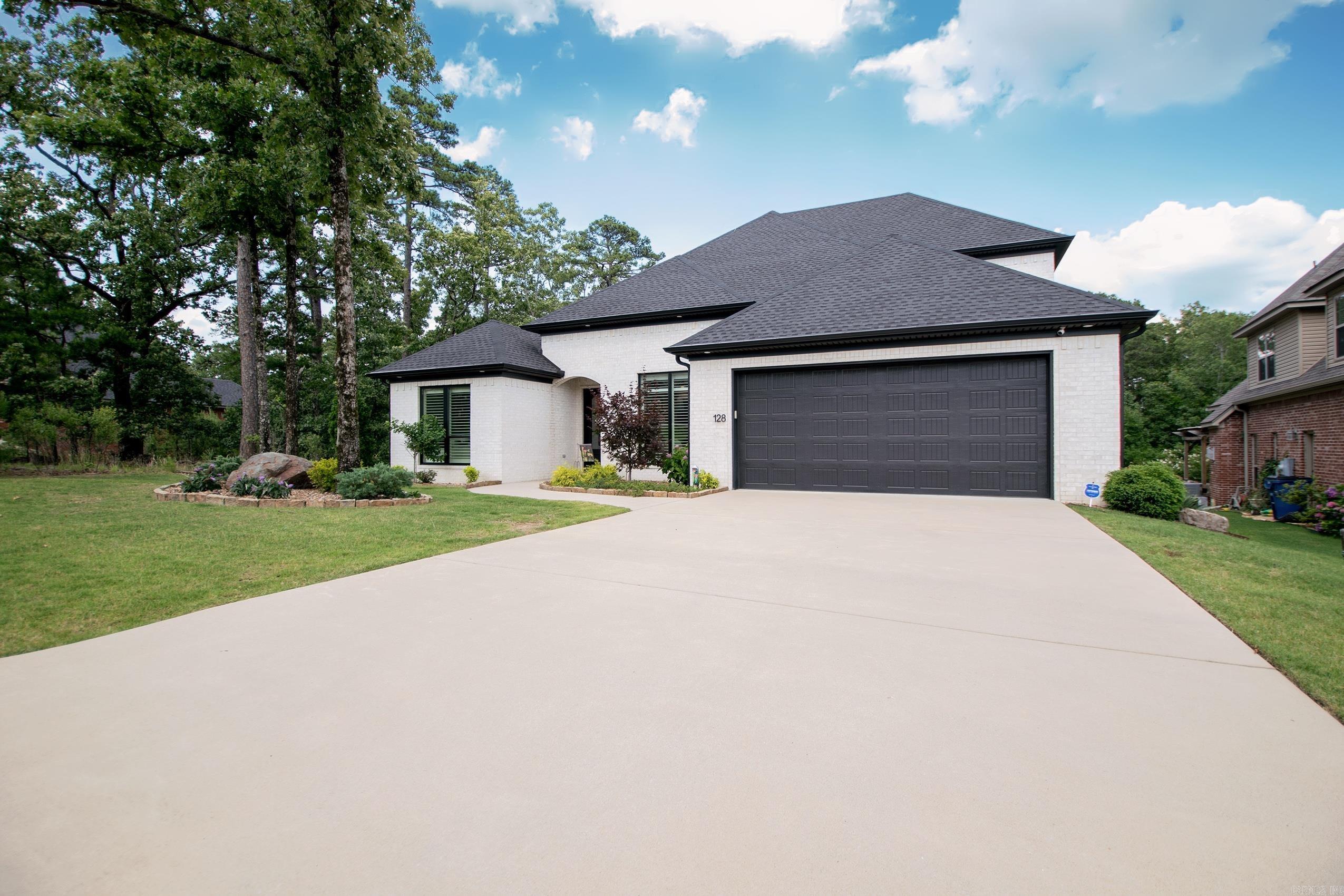 128  Majestic  Maumelle, AR