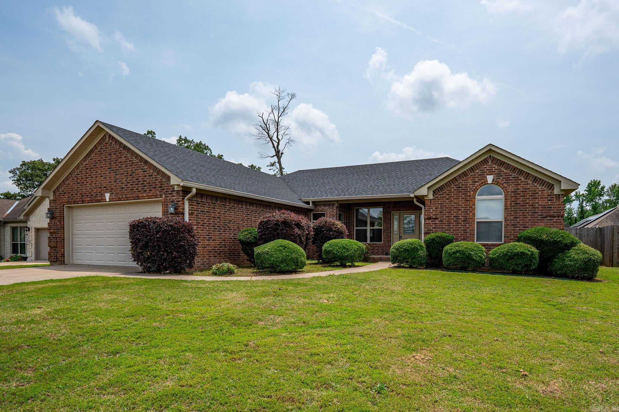5801  Base Meadows  Jacksonville, AR