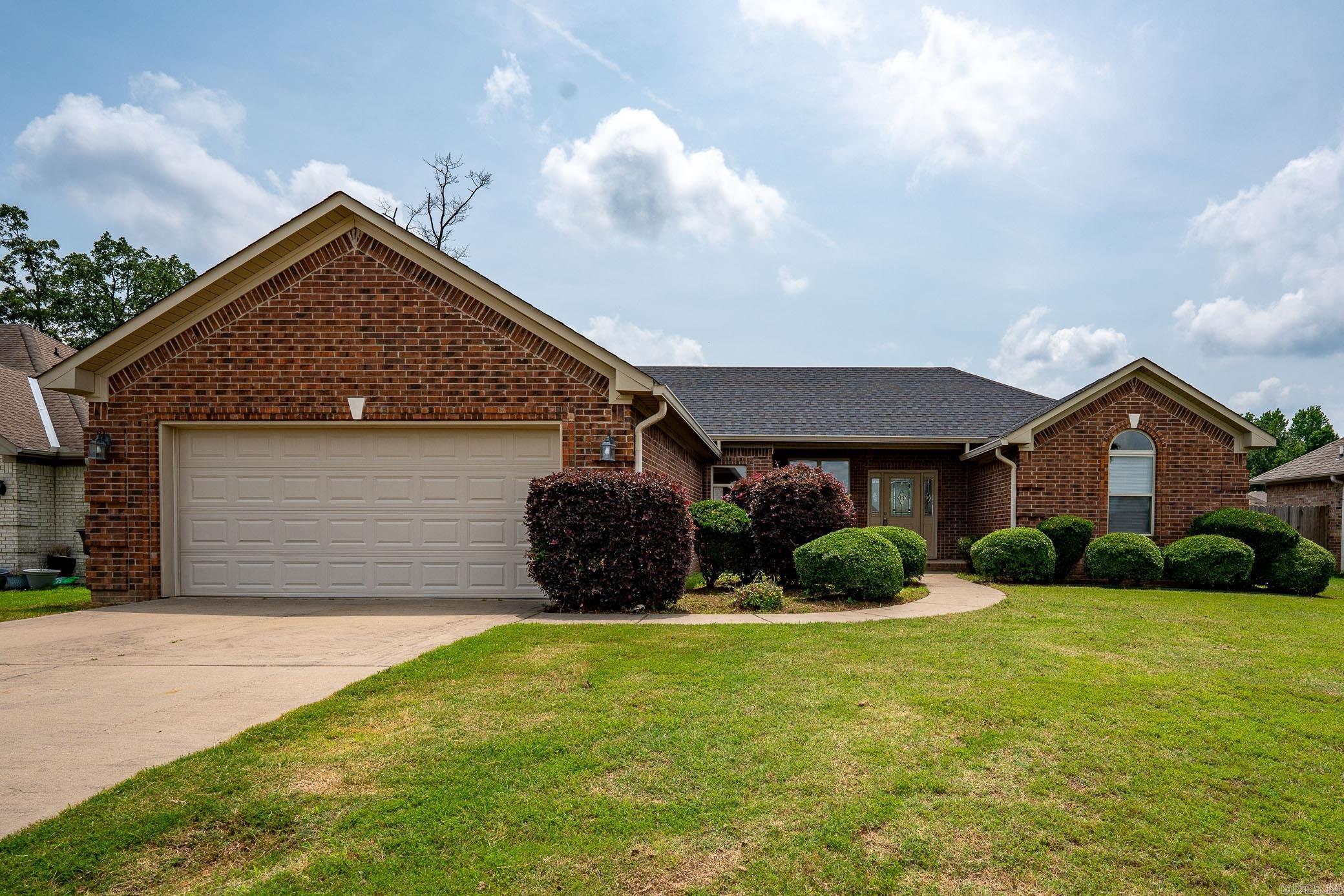 5801  Base Meadows  Jacksonville, AR