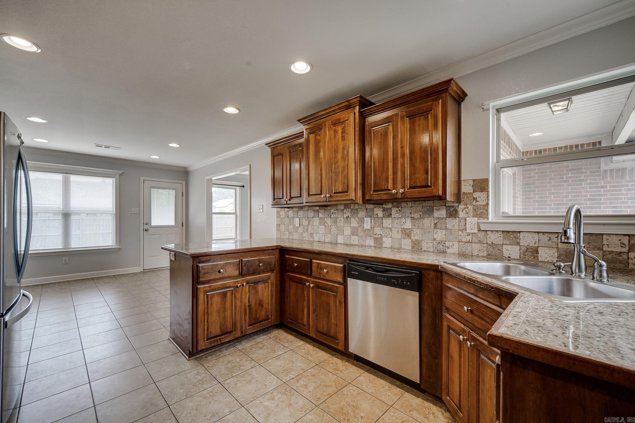 5801  Base Meadows  Jacksonville, AR