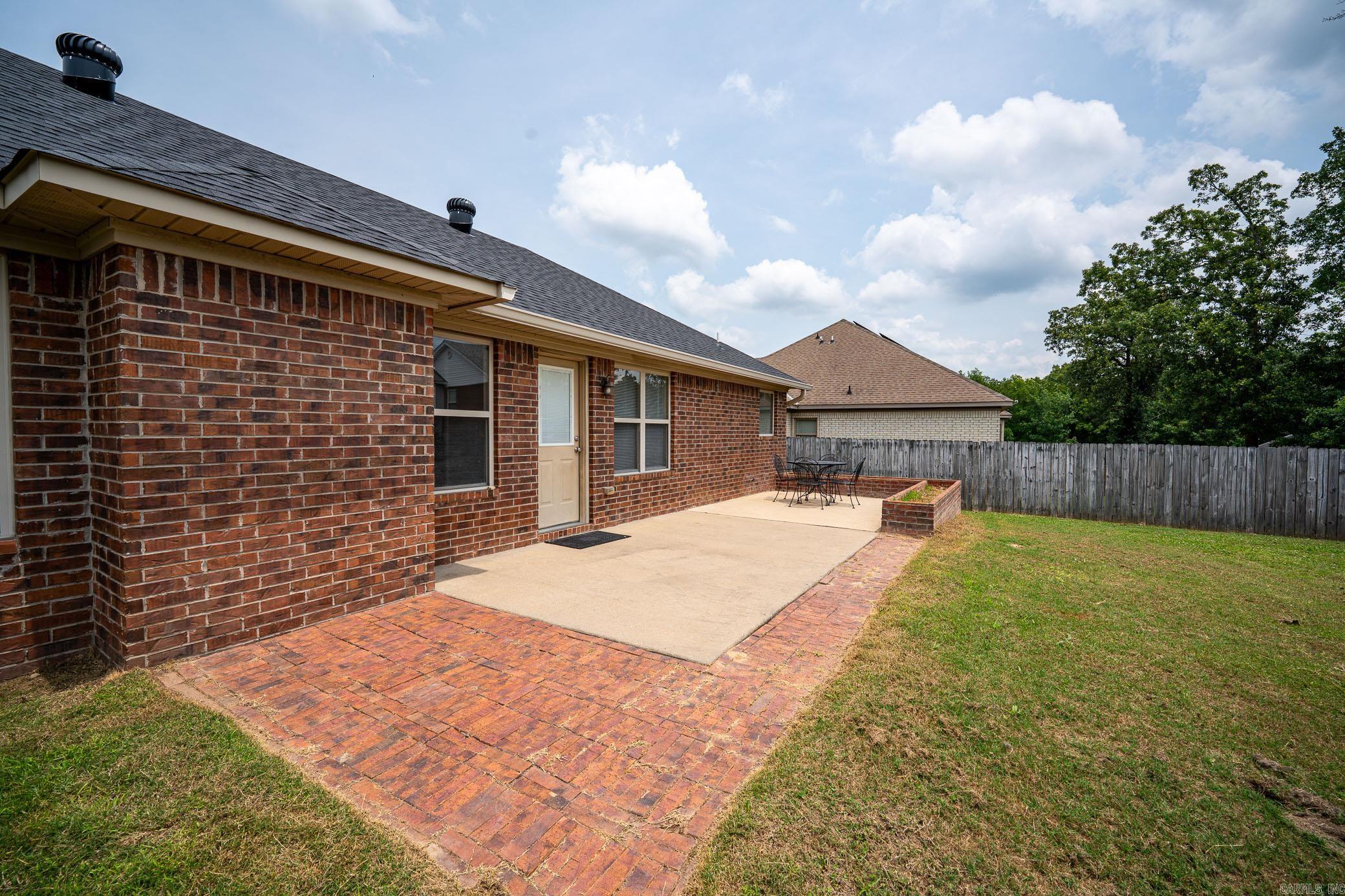 5801  Base Meadows  Jacksonville, AR