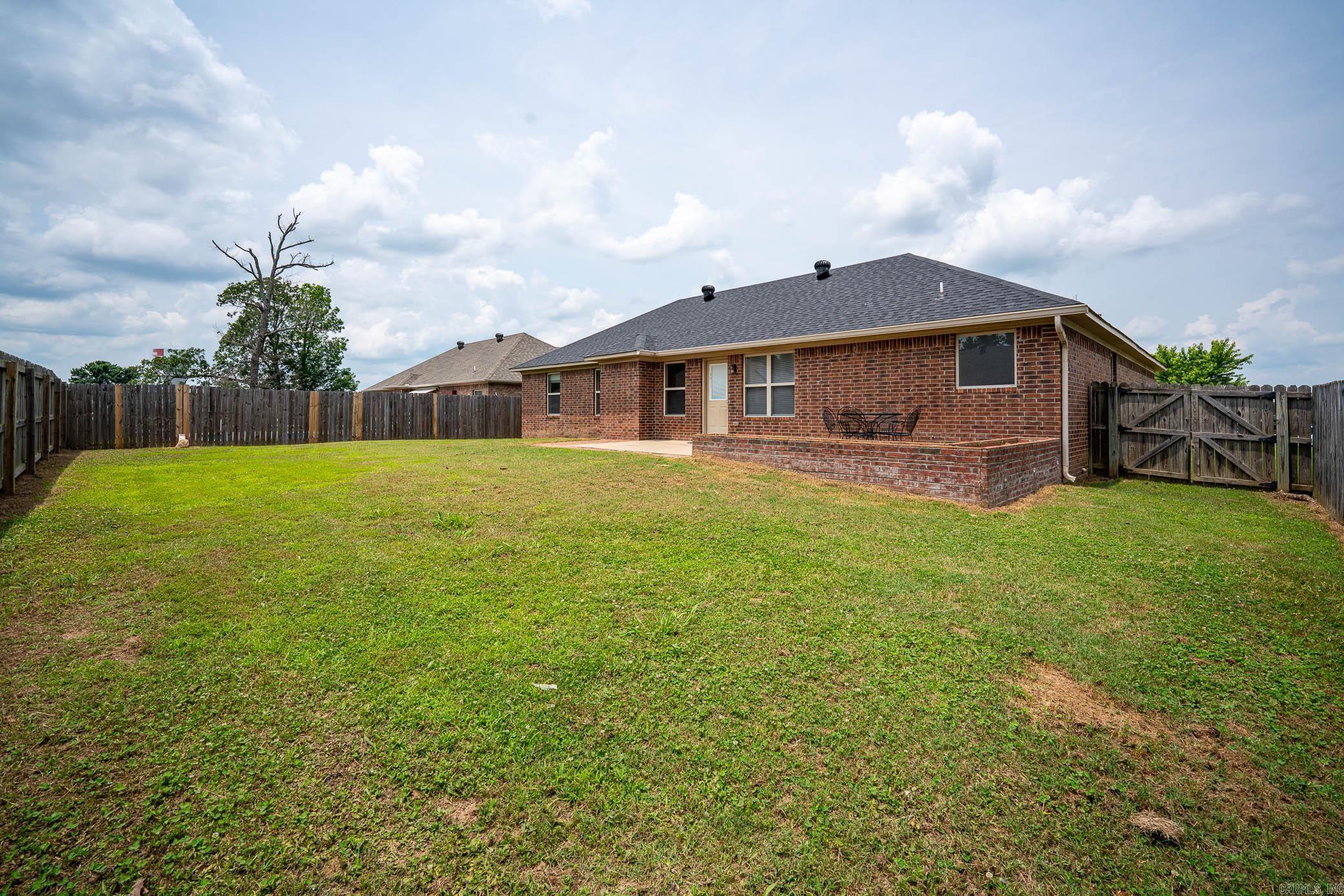 5801  Base Meadows  Jacksonville, AR