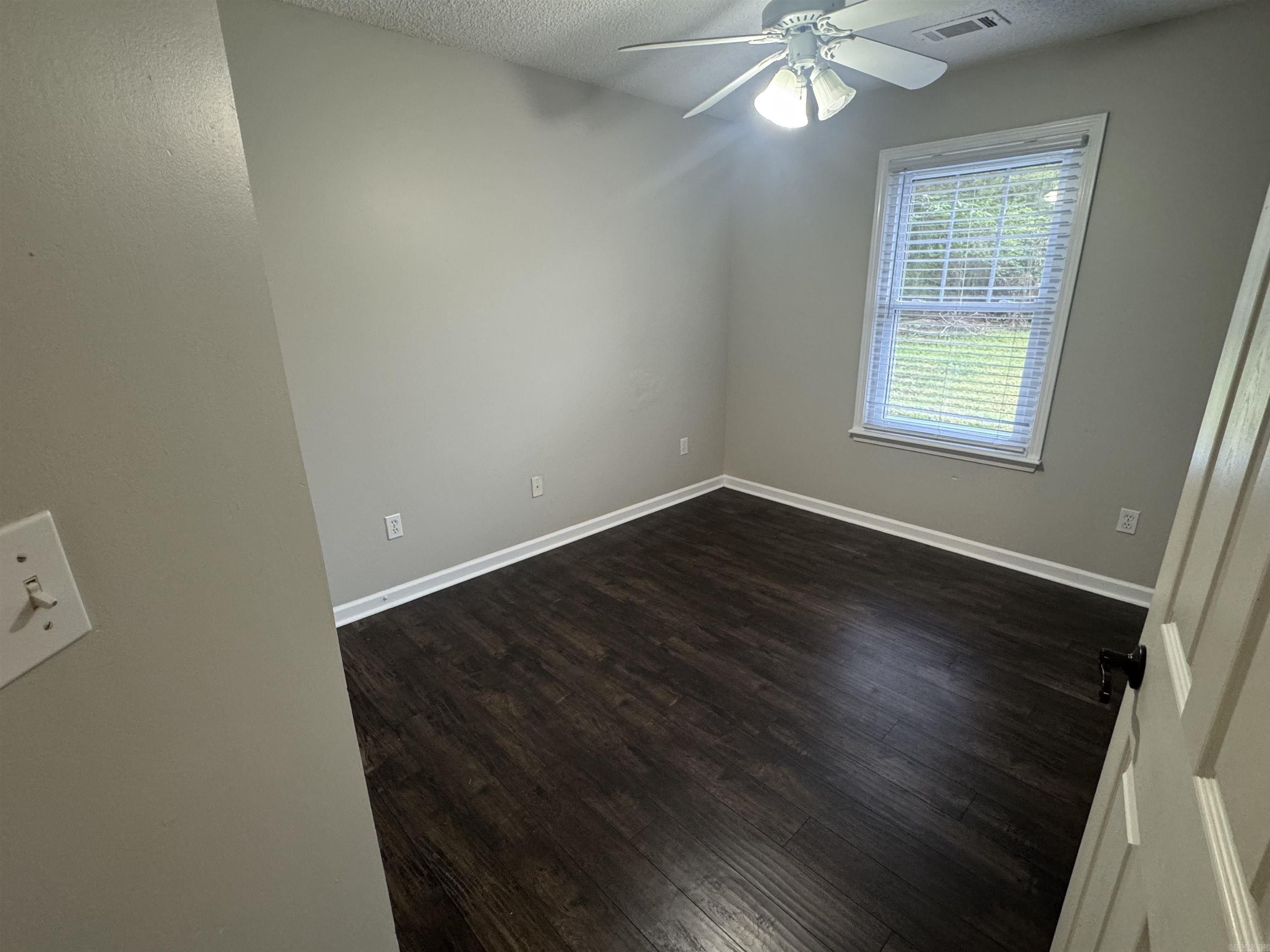 1508  Lois  Searcy, AR