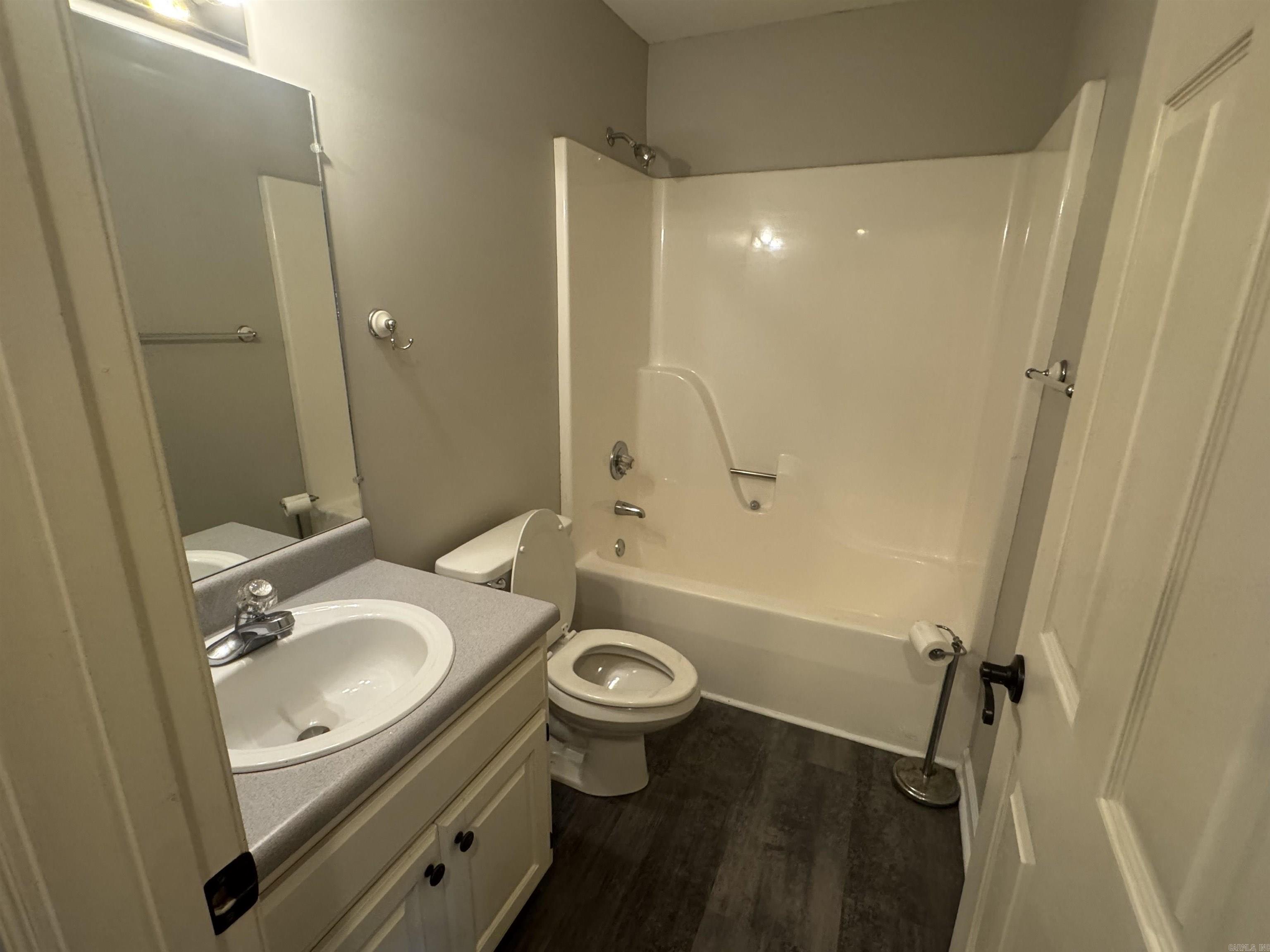 1508  Lois  Searcy, AR