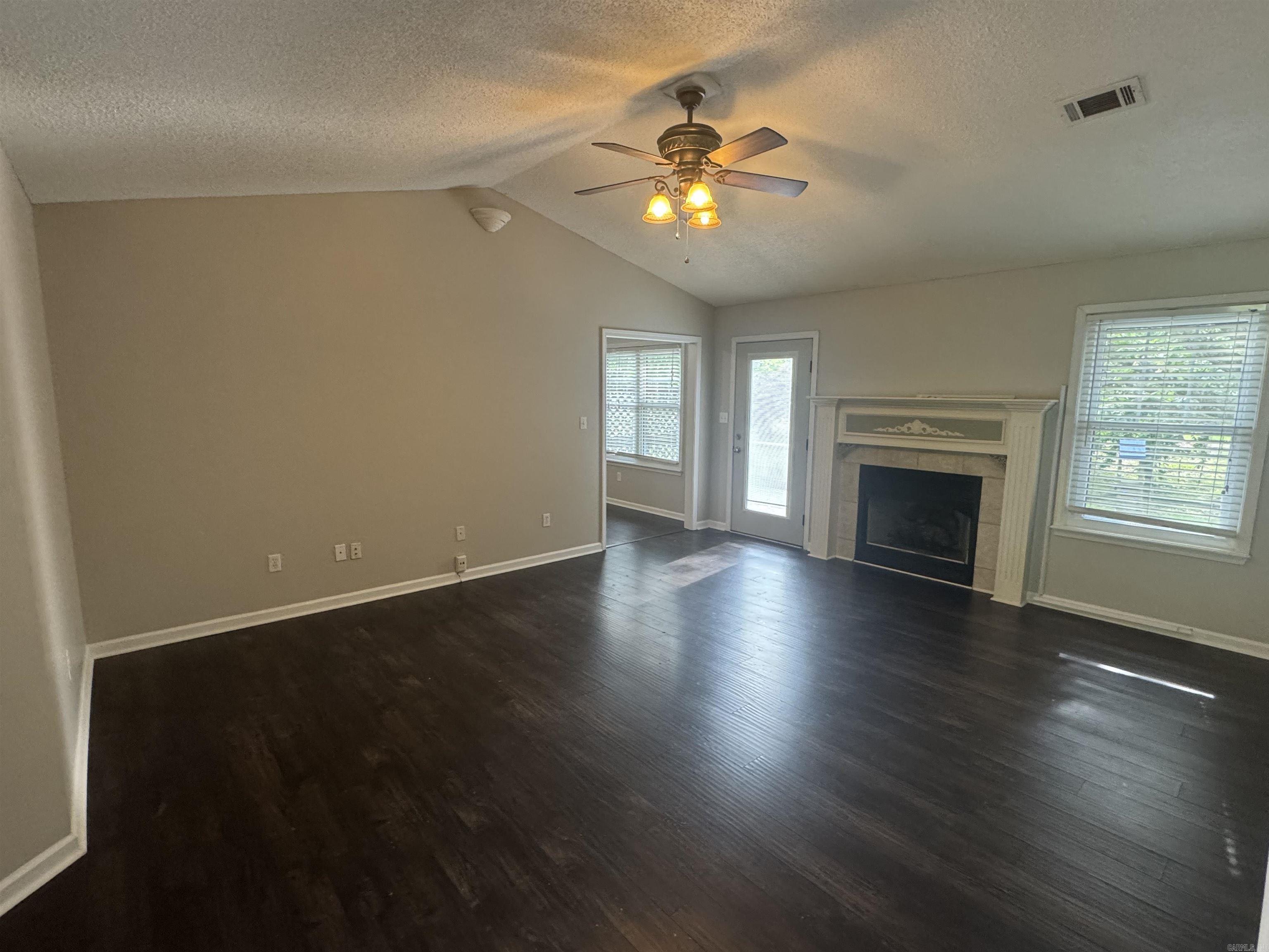1508  Lois  Searcy, AR