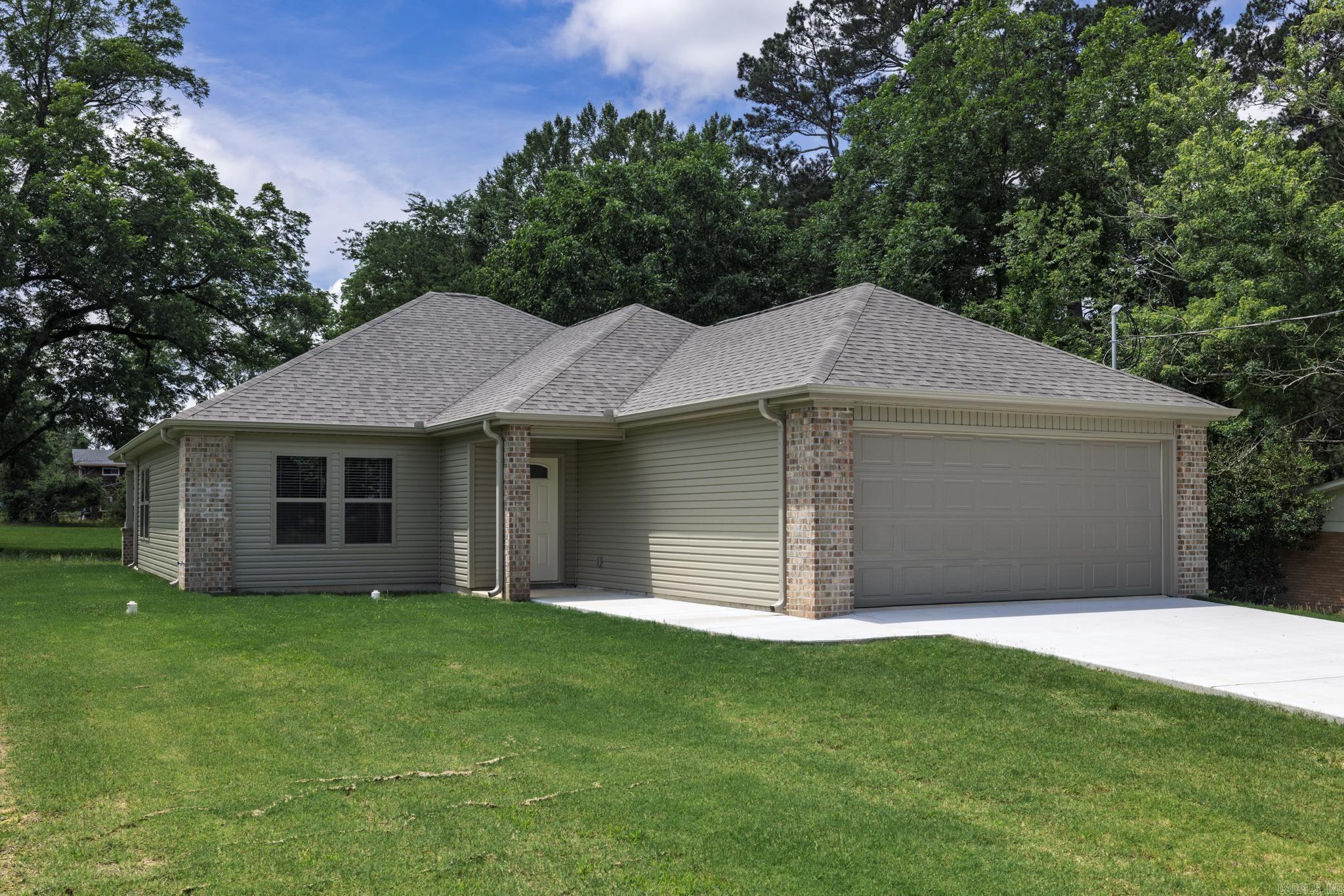2303 Sylvia  Arkadelphia, AR