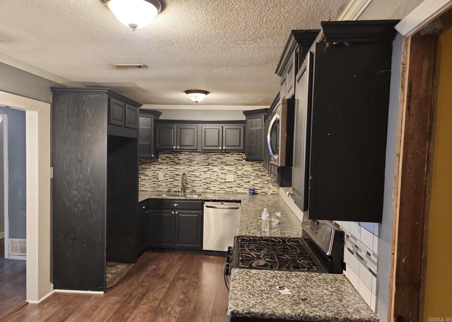 203  Alexander  Bay, AR