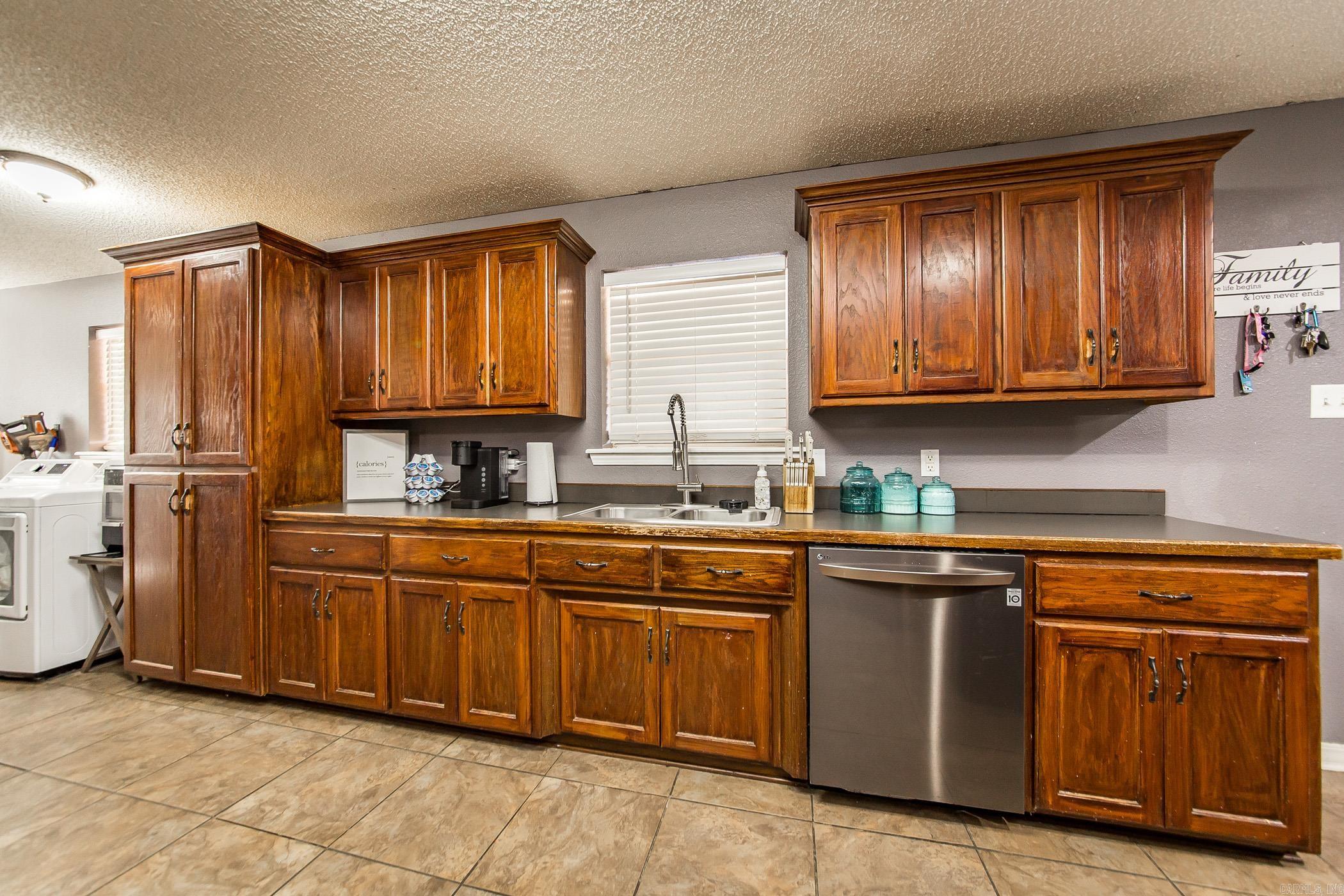 2939  Finch  Bismarck, AR