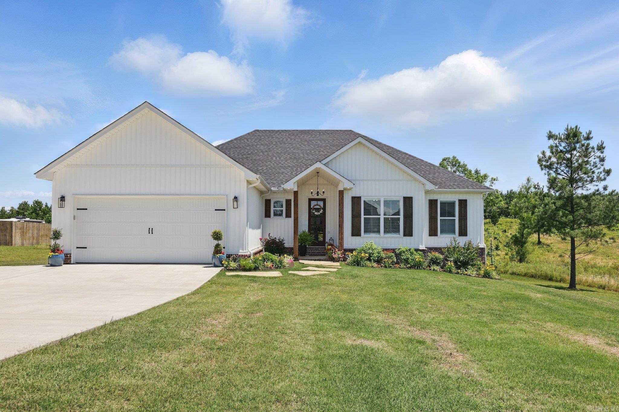 10584  Gunter  Benton, AR