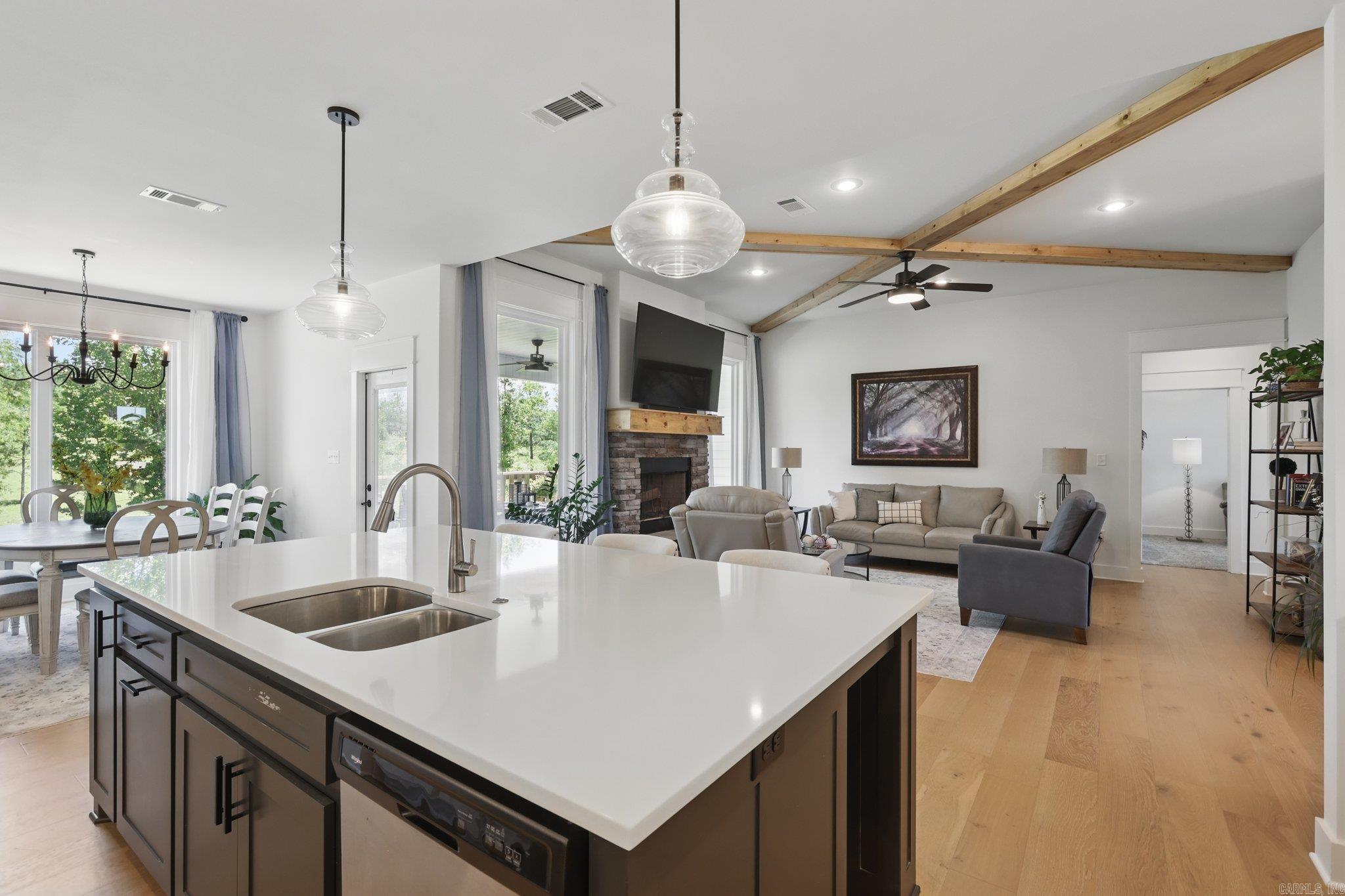 10584  Gunter  Benton, AR