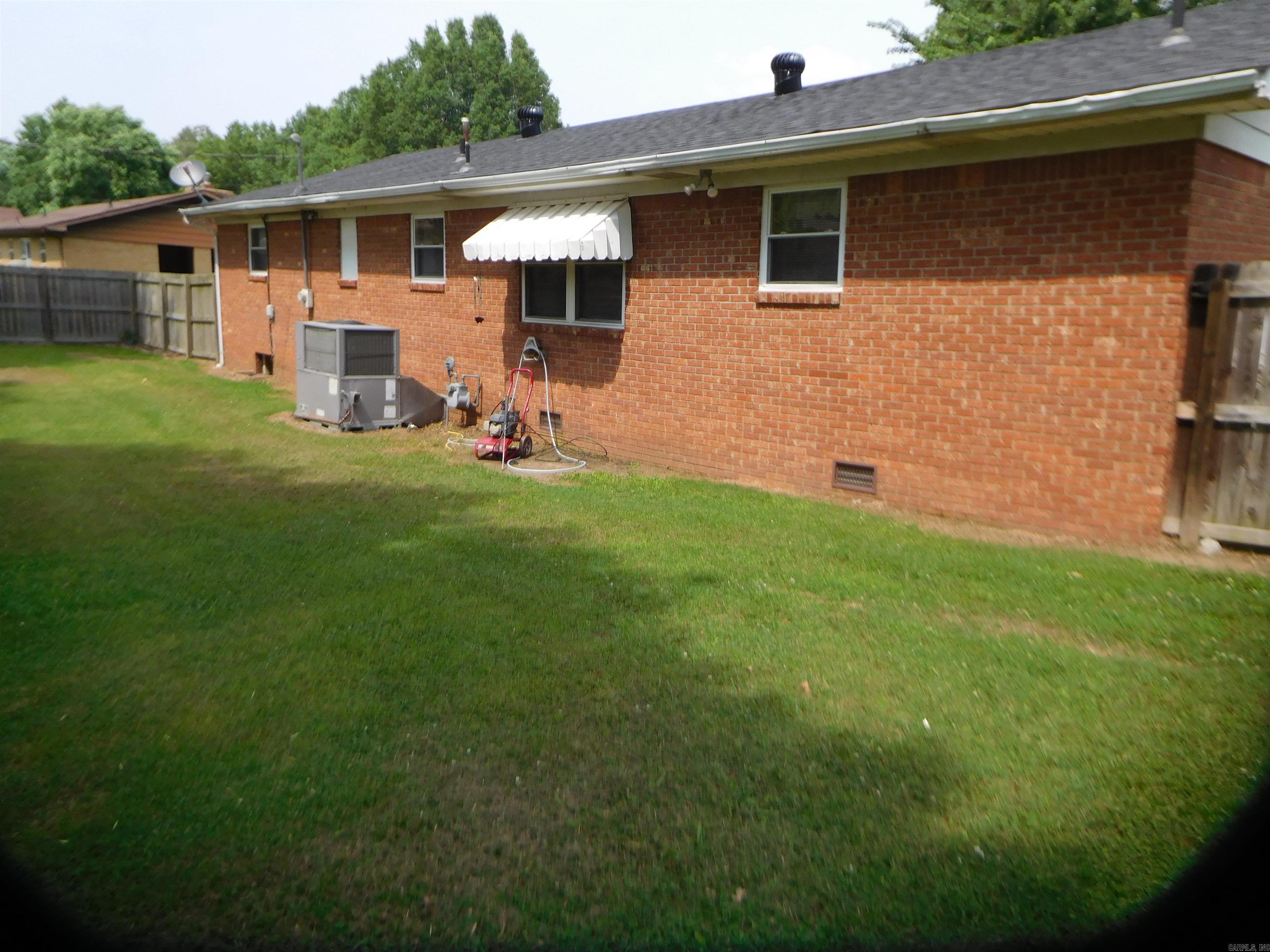 125 N Fairview  Rector, AR