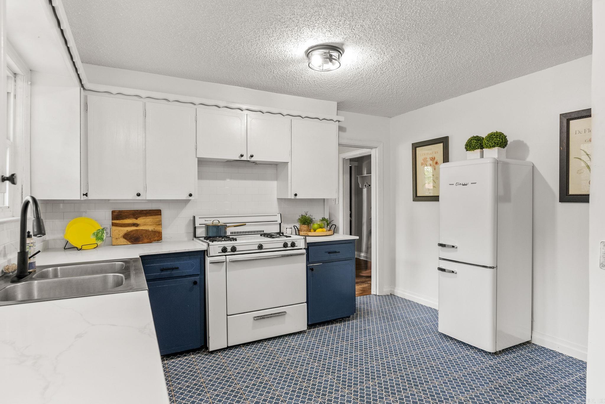 210 E E  North Little Rock, AR
