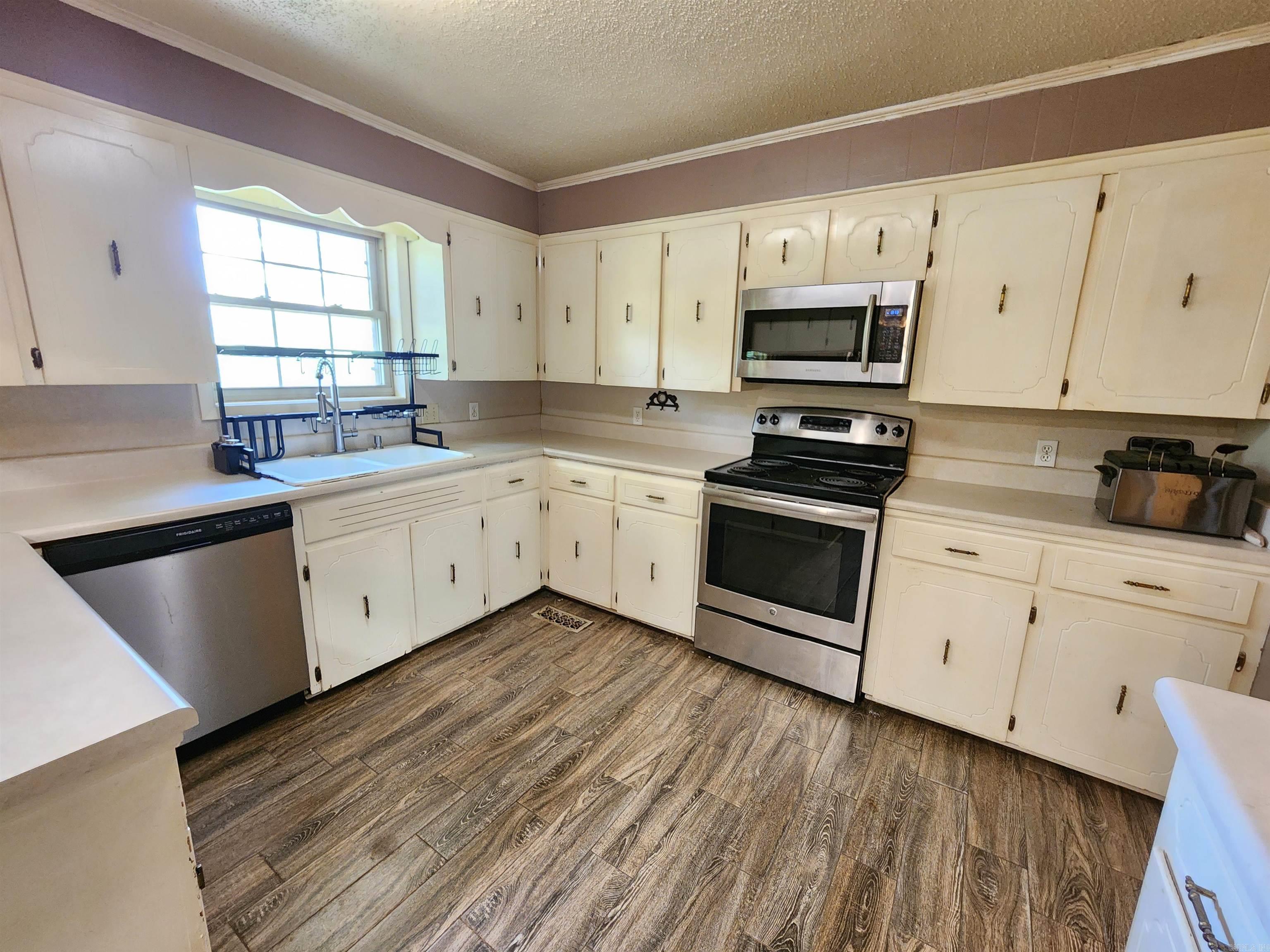 5 E Lewisburg  Vilonia, AR