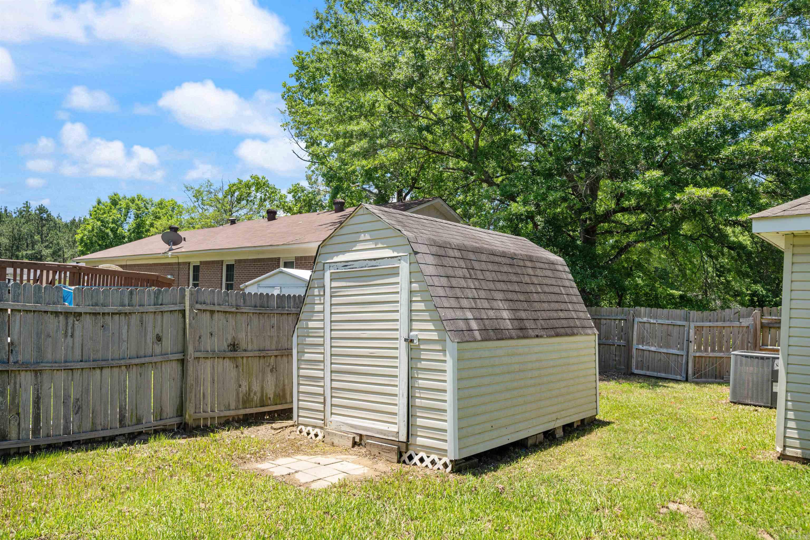 21850  Mountain Maple  Hensley, AR