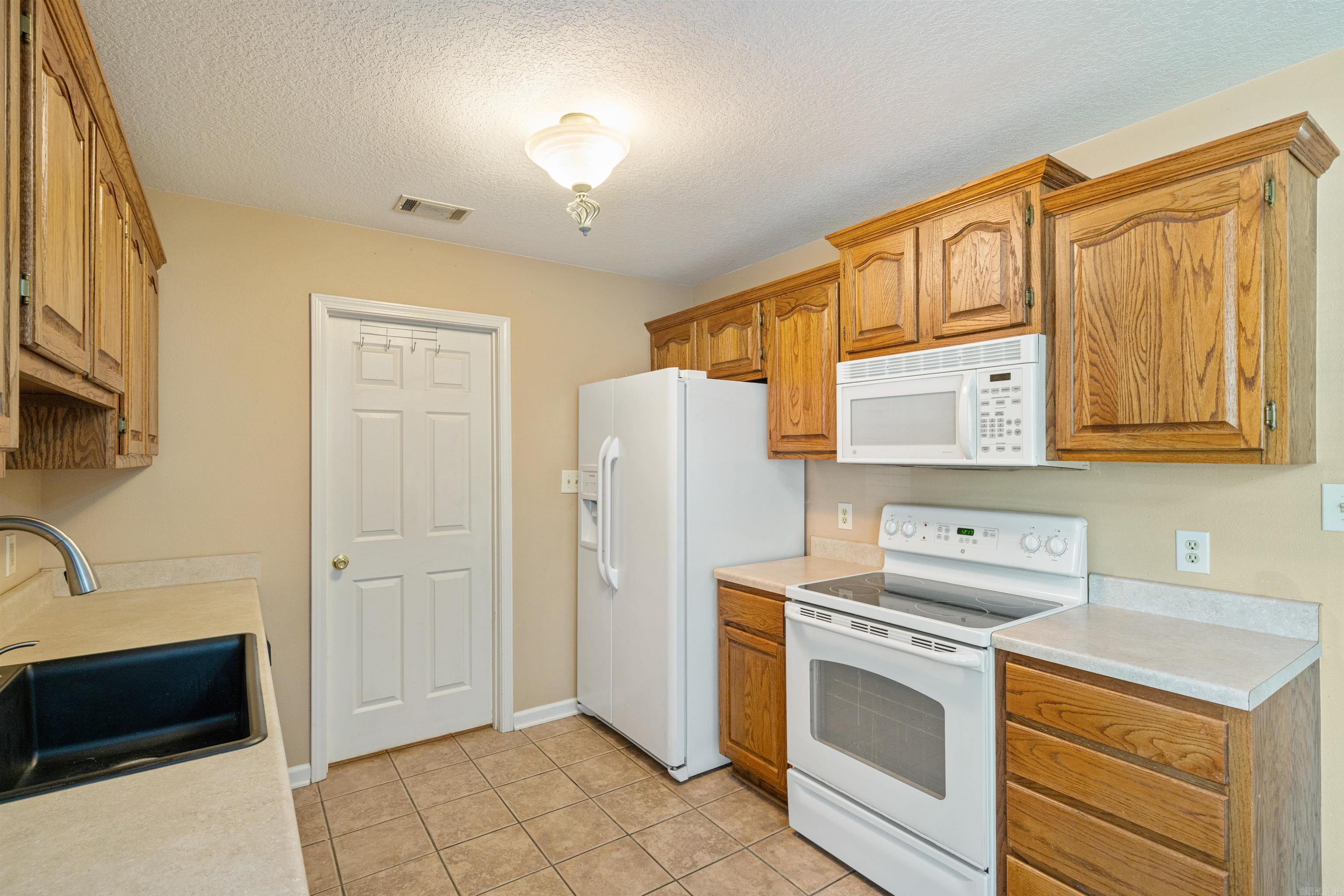 21850  Mountain Maple  Hensley, AR