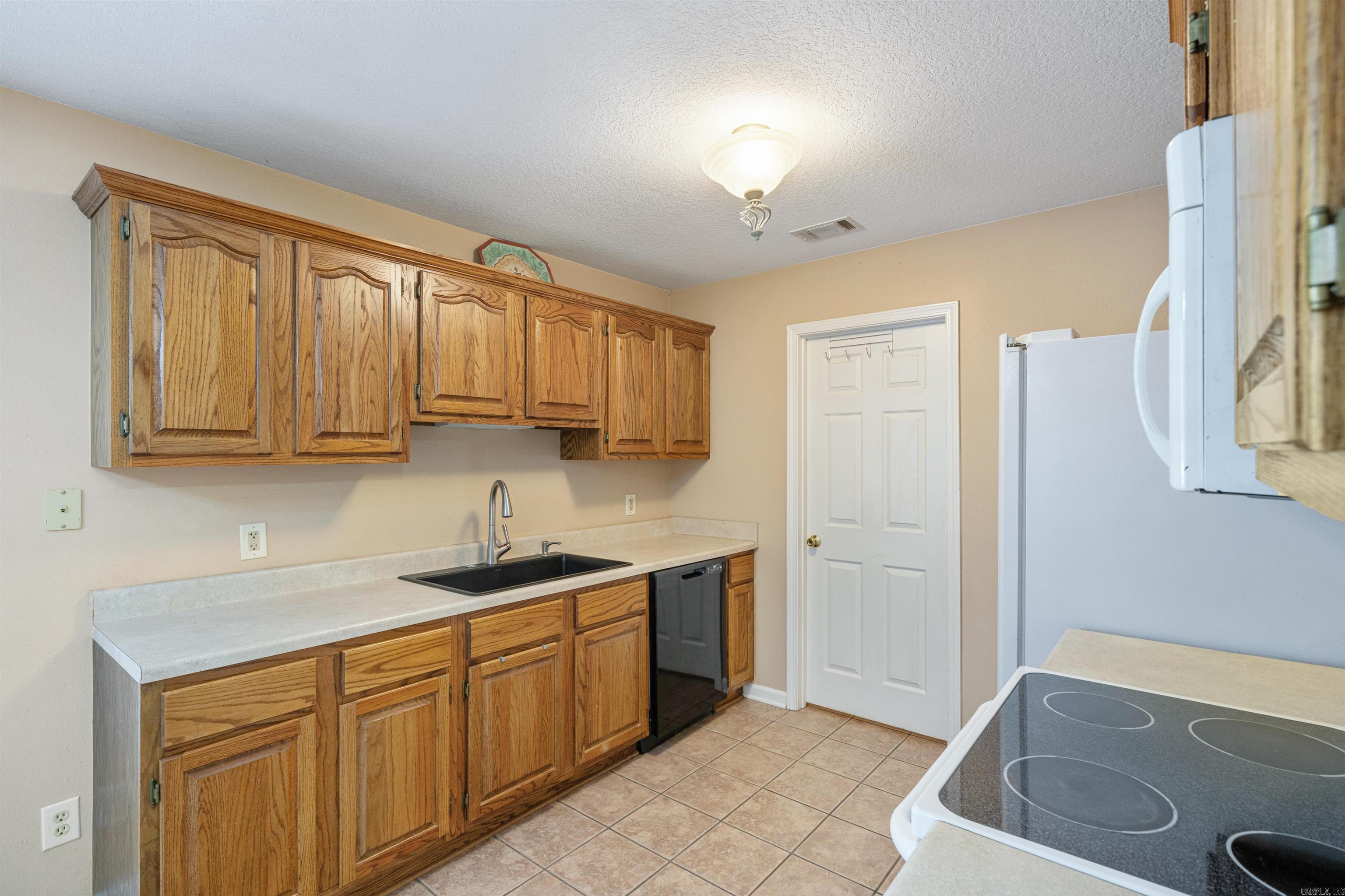 21850  Mountain Maple  Hensley, AR