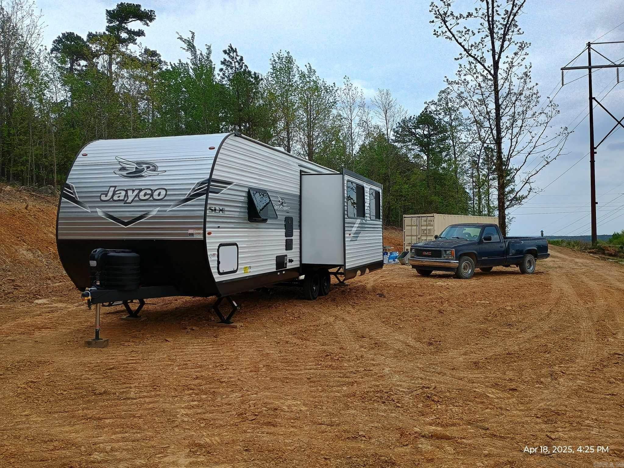 2556  Oakland Road  Clinton, AR