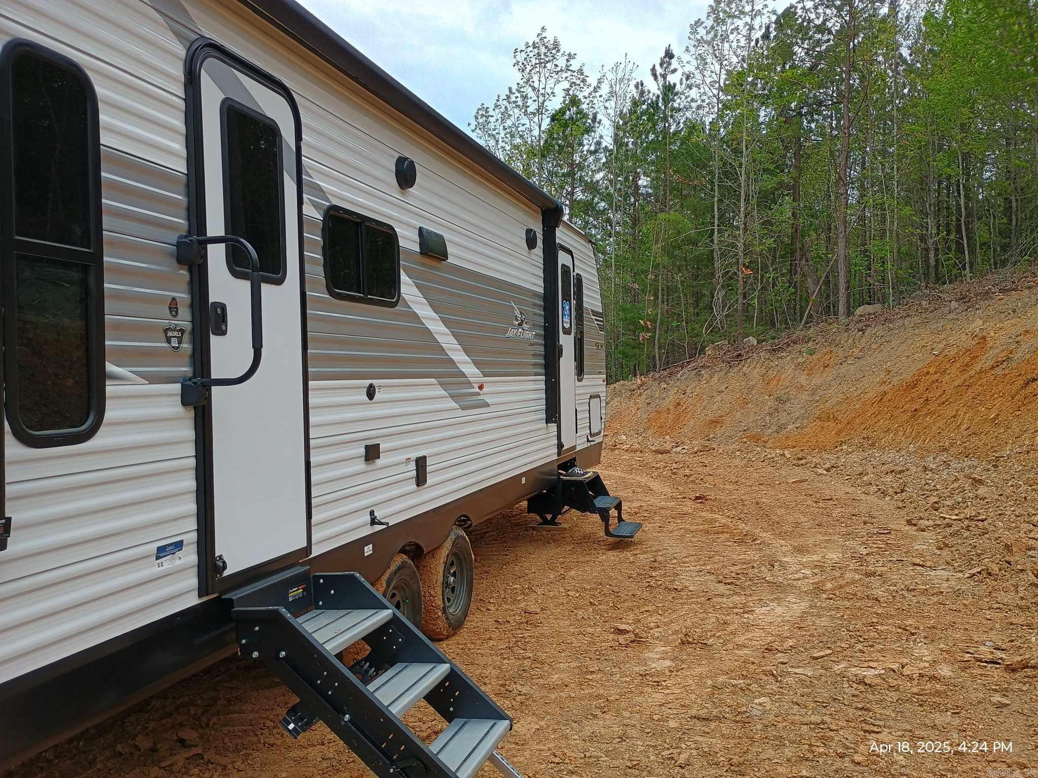 2556  Oakland Road  Clinton, AR