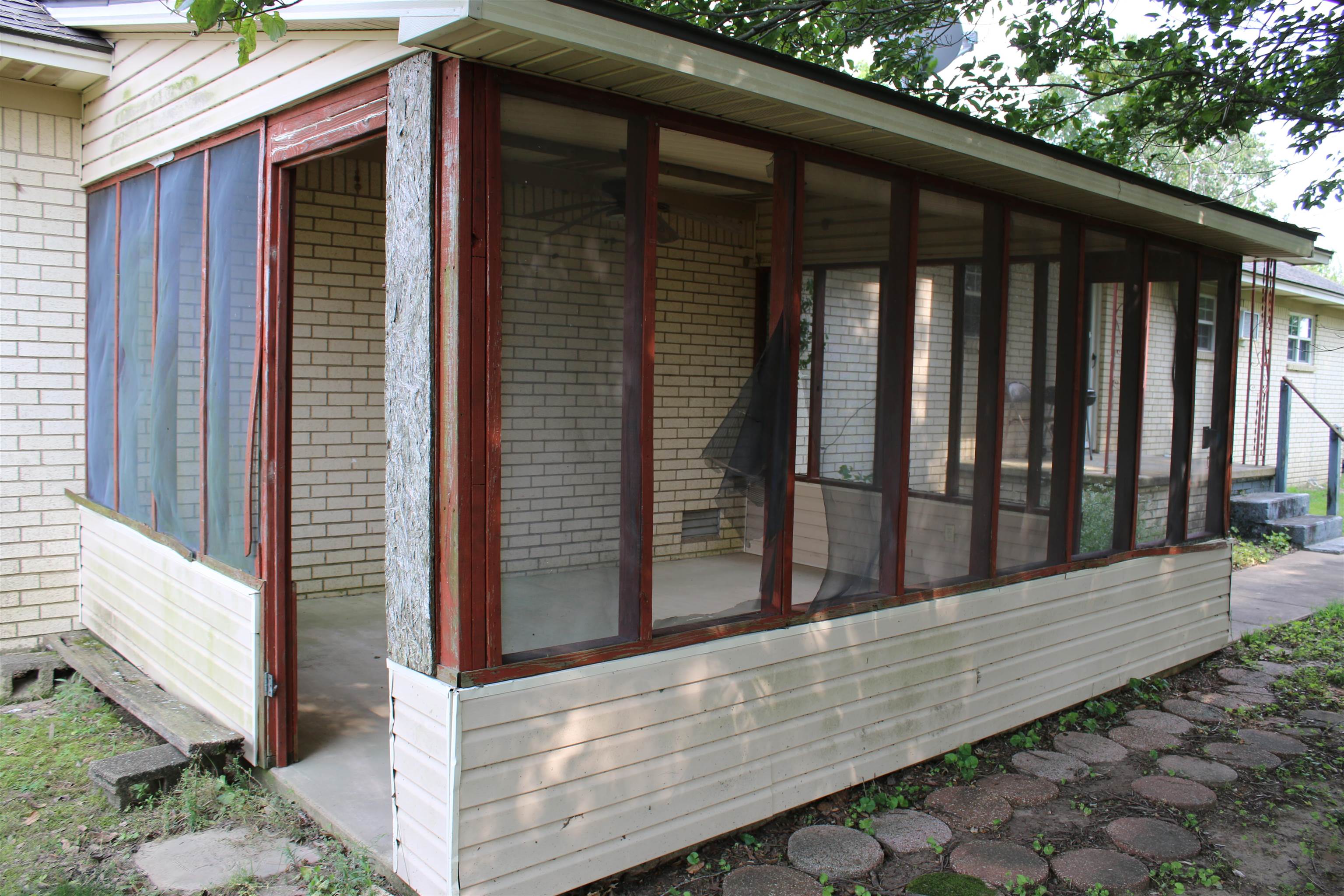 3422  CR 837  Caraway, AR