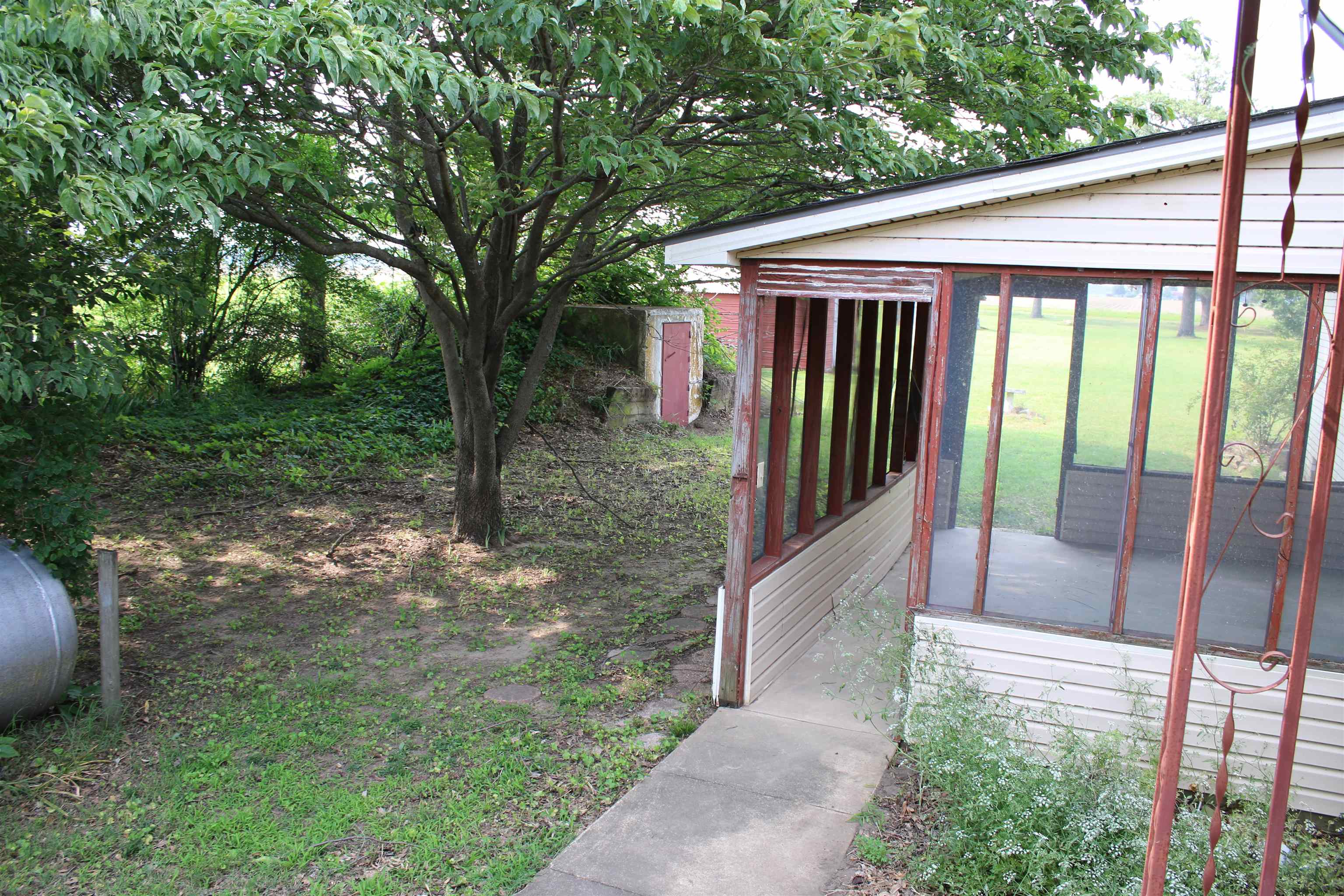 3422  CR 837  Caraway, AR