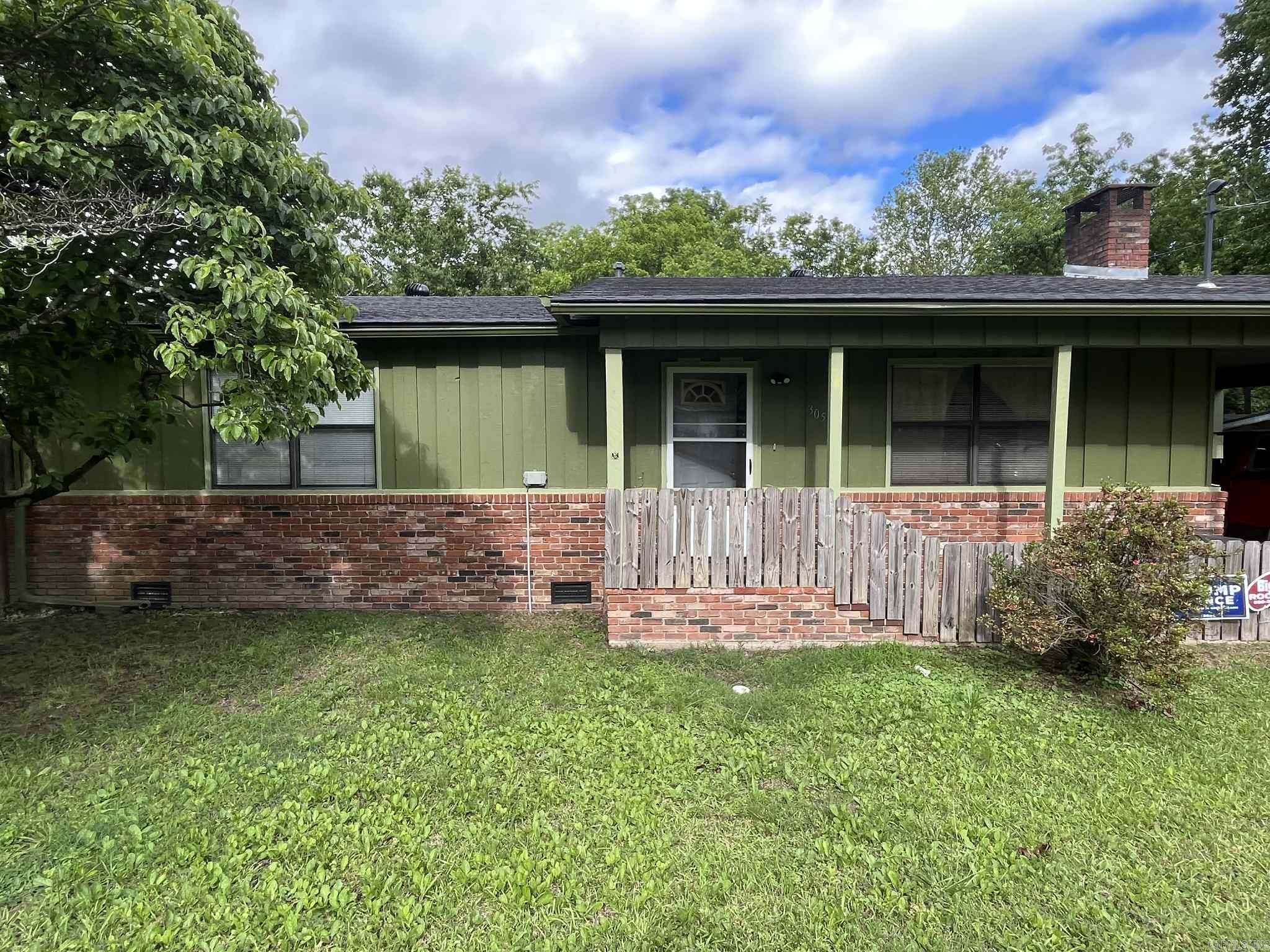 305  Gann St  Mena, AR