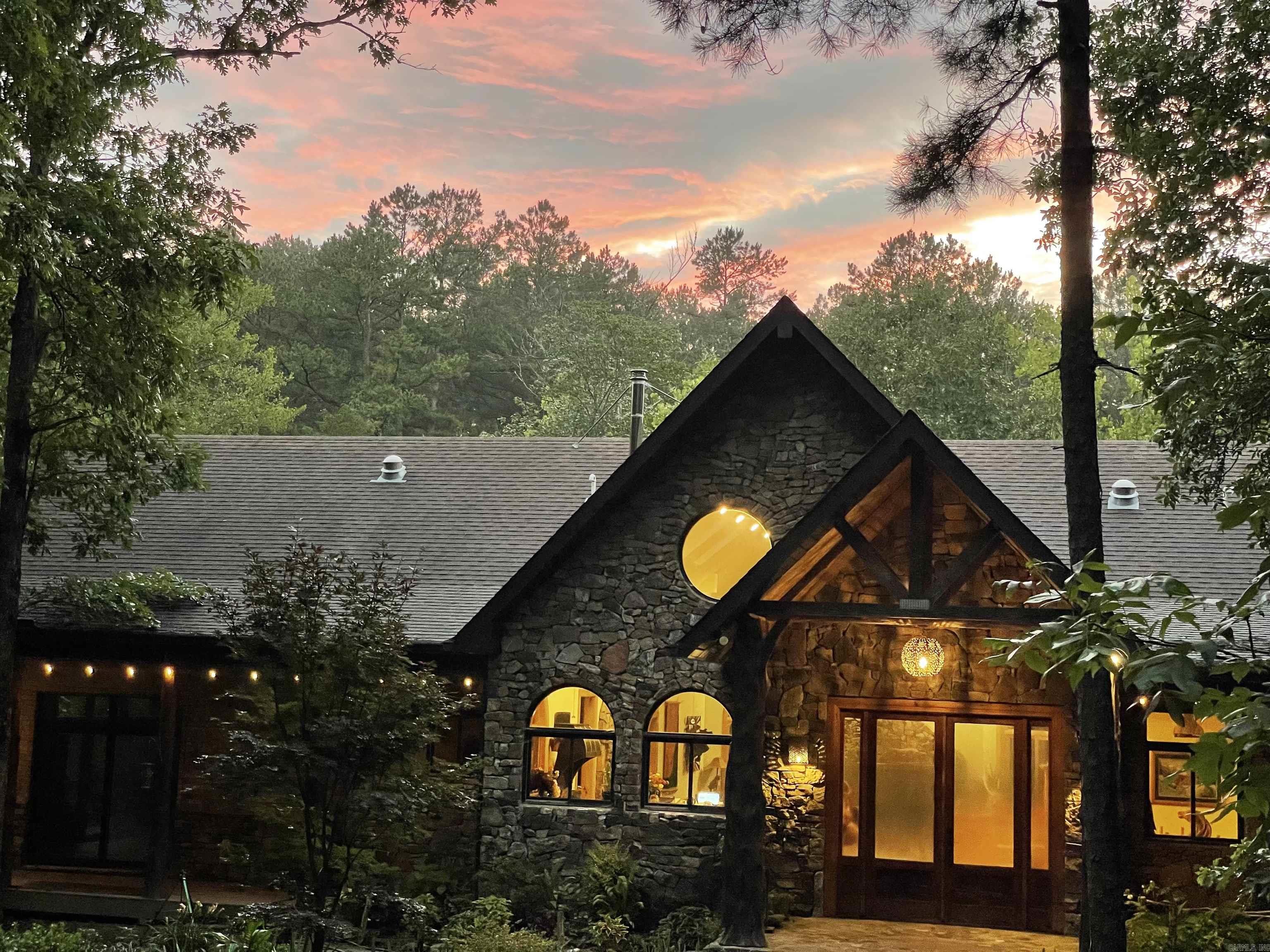 137  Bucksnort Lane  Mena, AR