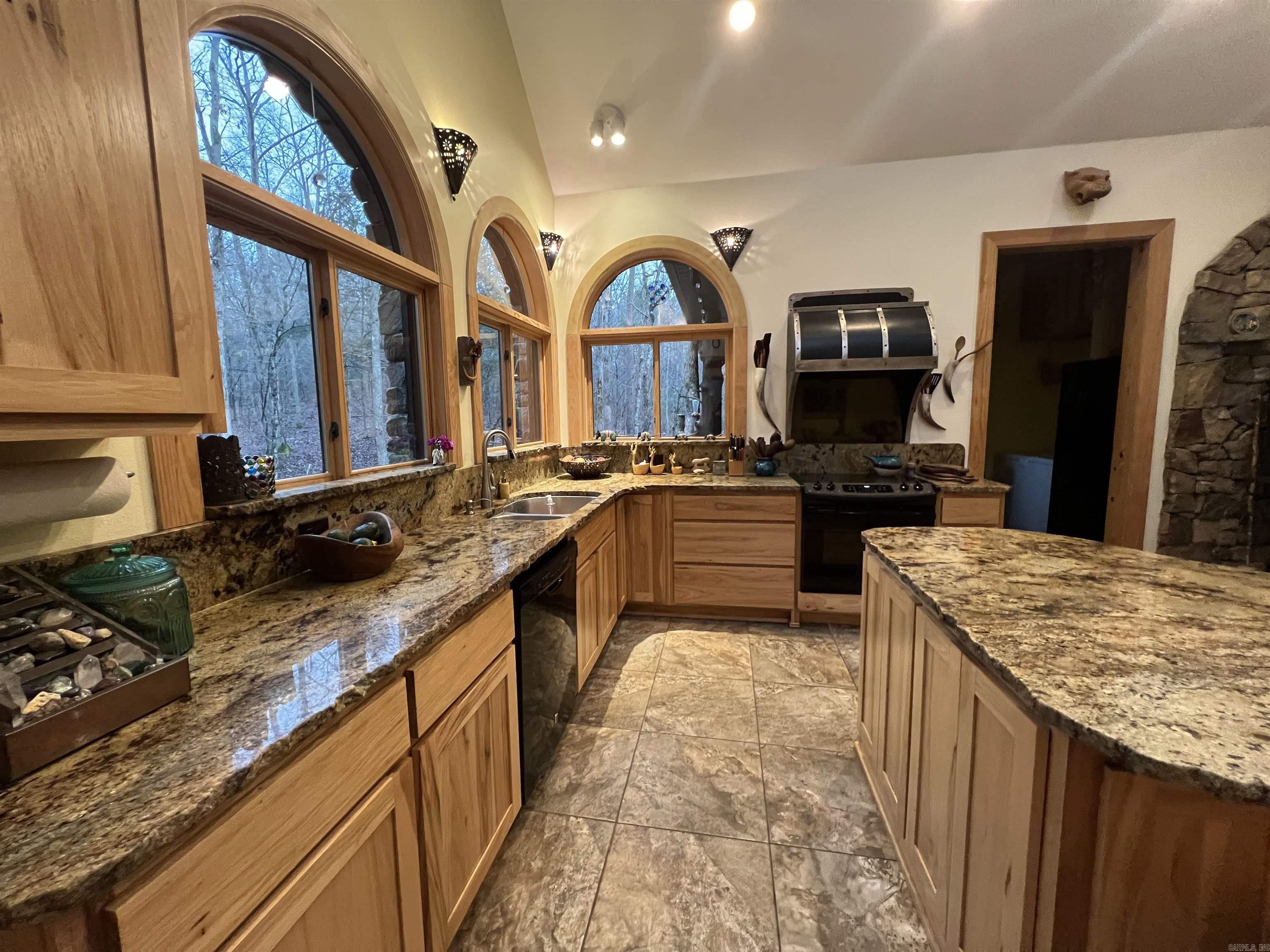 137  Bucksnort Lane  Mena, AR