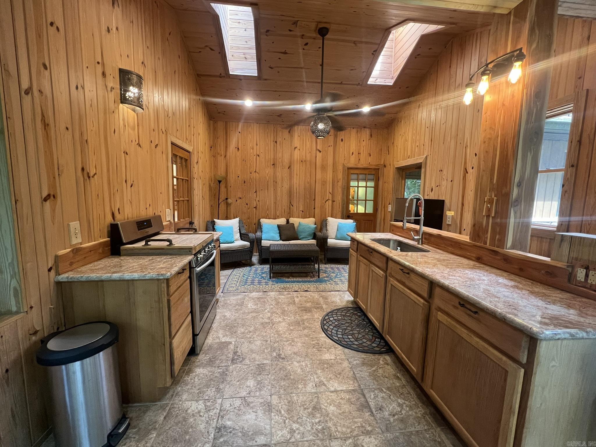 137  Bucksnort Lane  Mena, AR