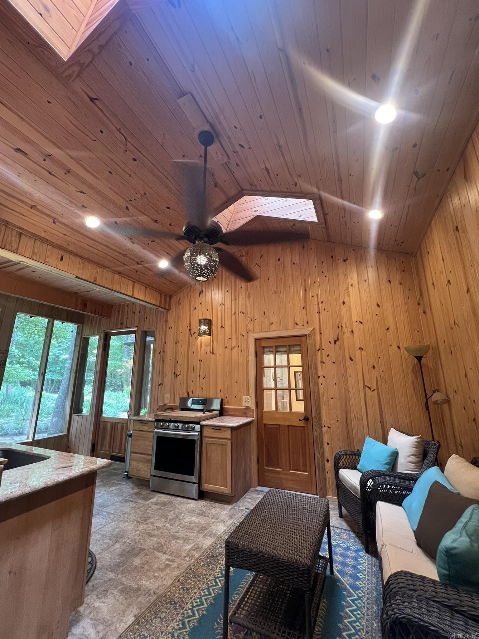 137  Bucksnort Lane  Mena, AR