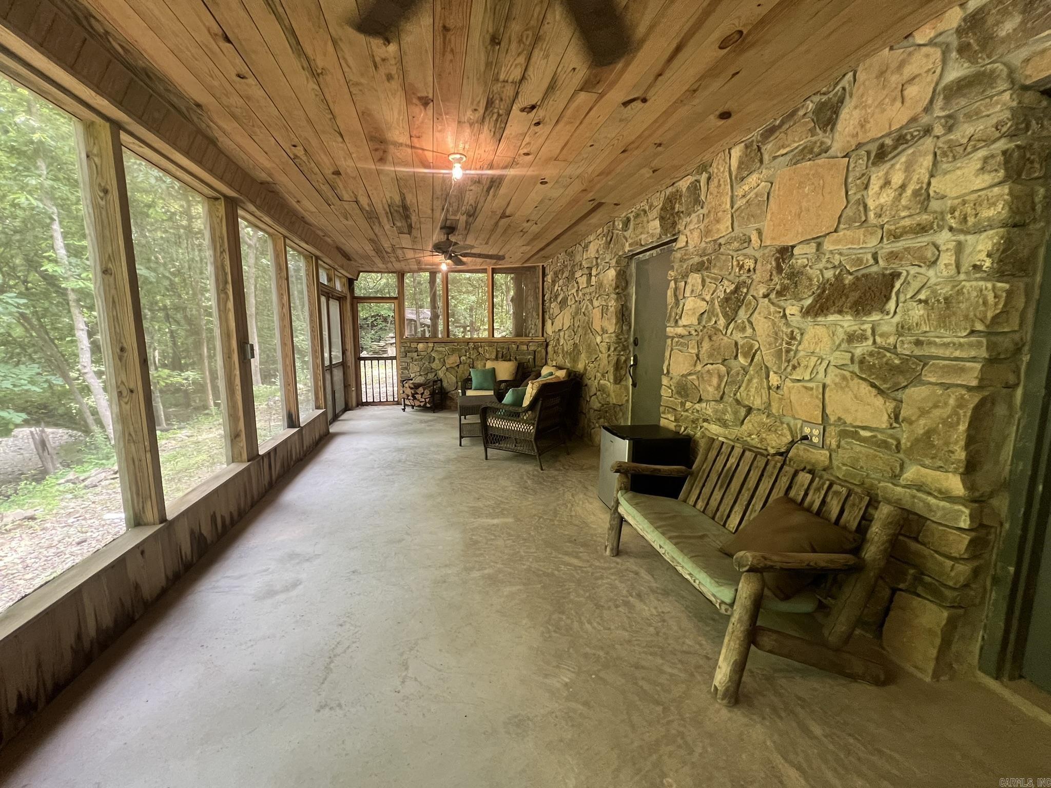 137  Bucksnort Lane  Mena, AR
