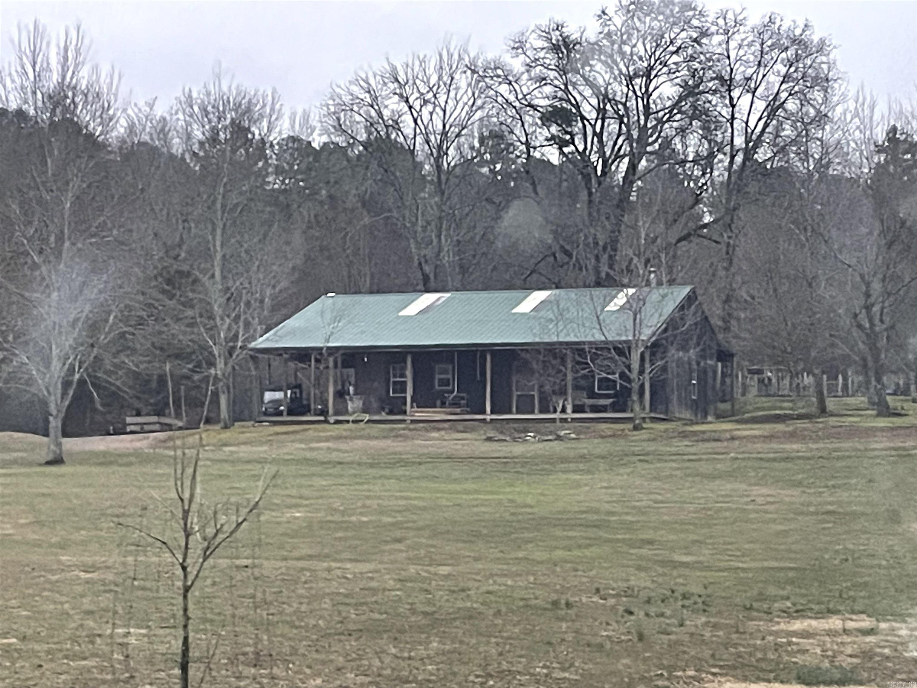 137  Bucksnort Lane  Mena, AR