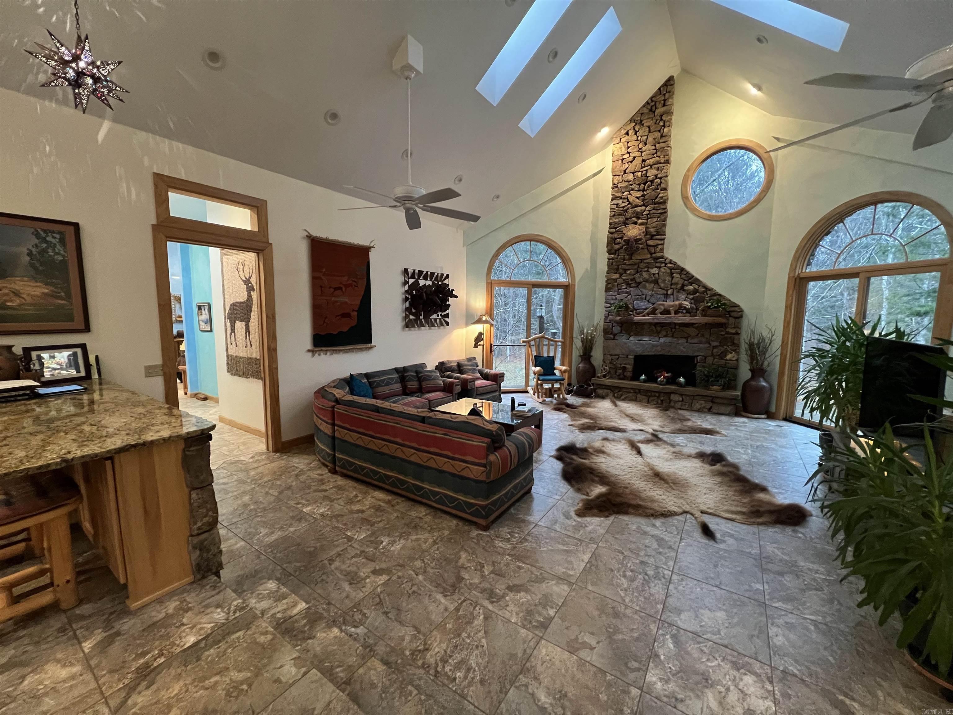 137  Bucksnort Lane  Mena, AR