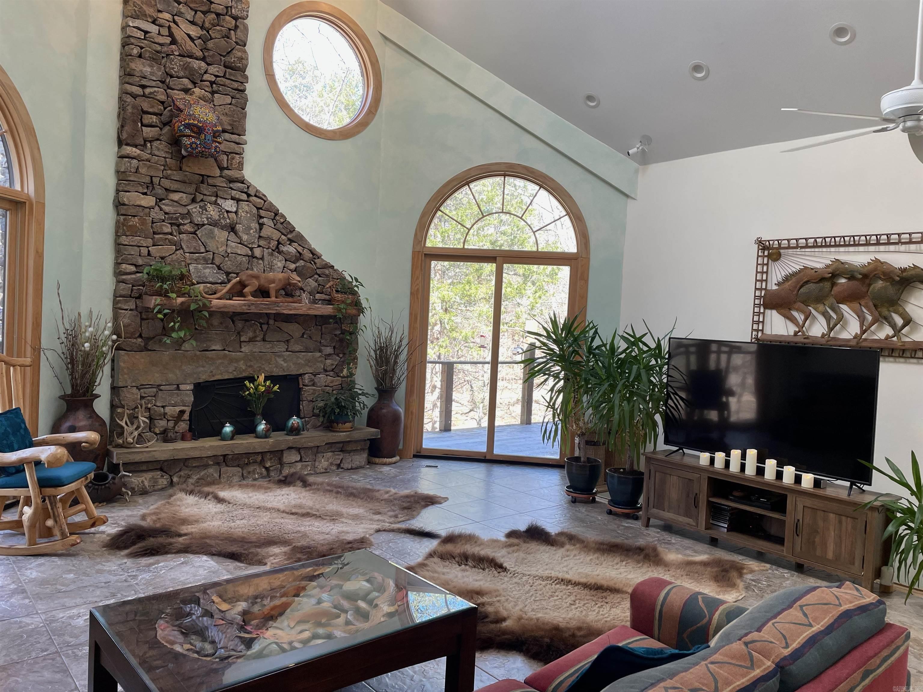 137  Bucksnort Lane  Mena, AR