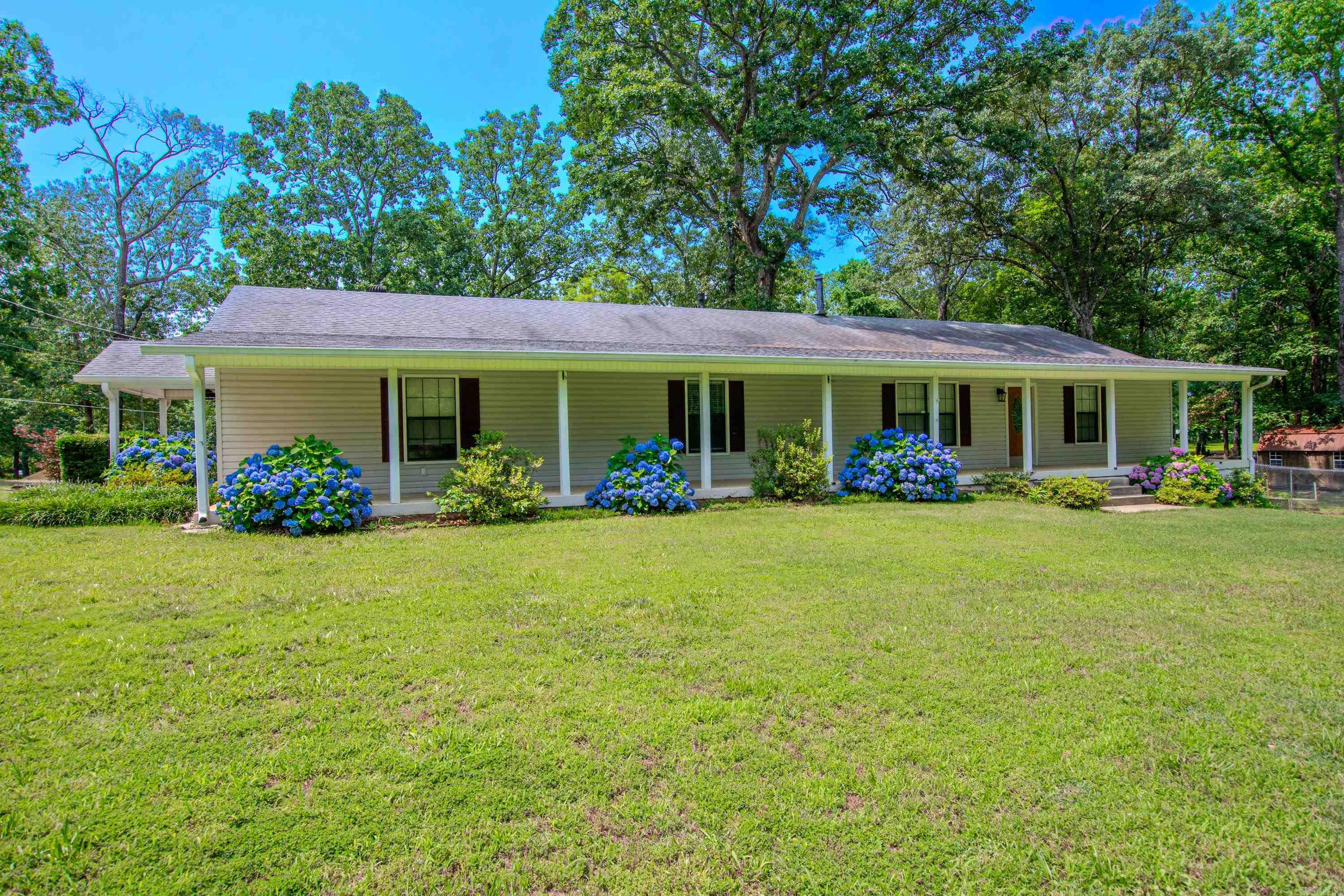 1611  River Ridge  Benton, AR