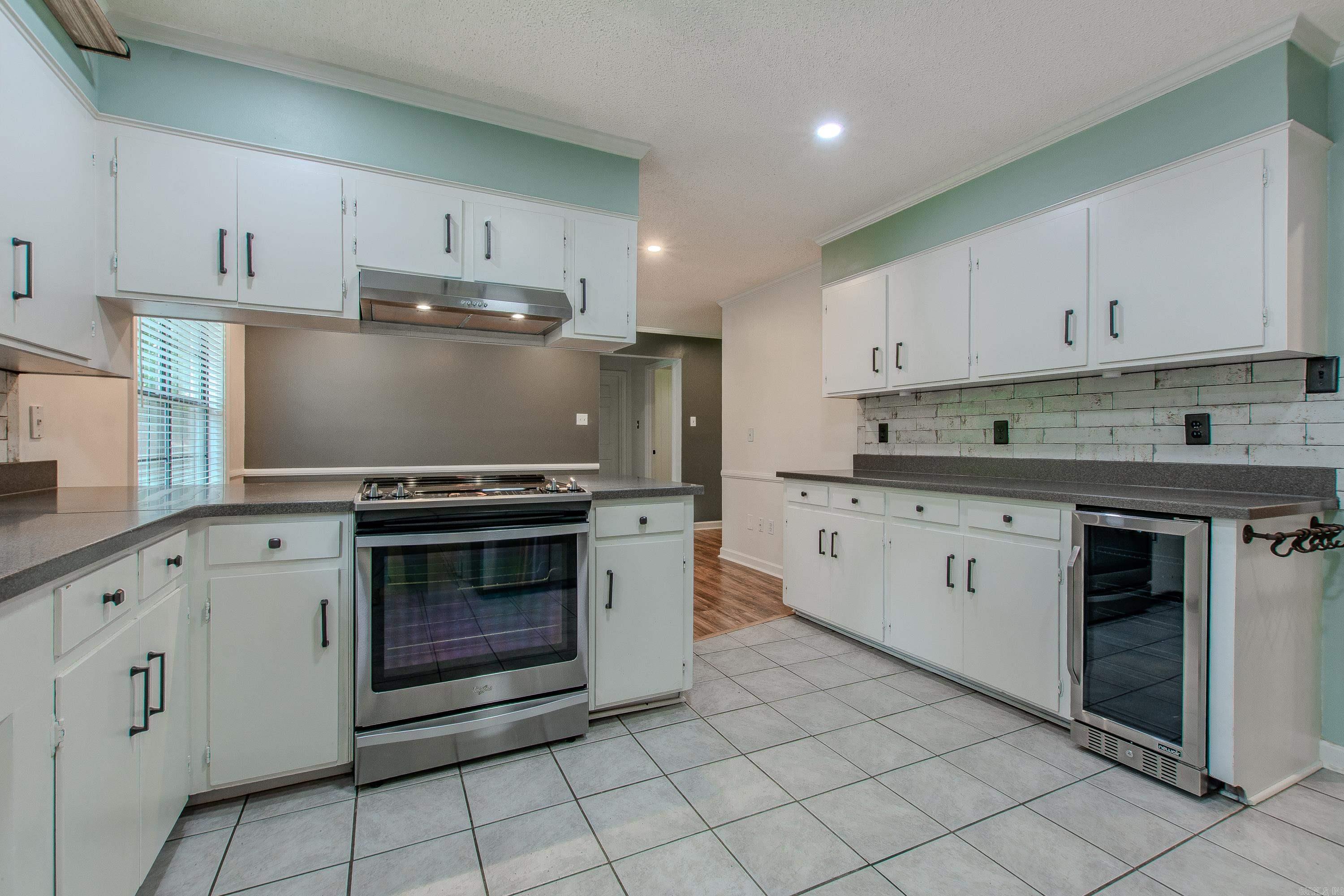 1611  River Ridge  Benton, AR