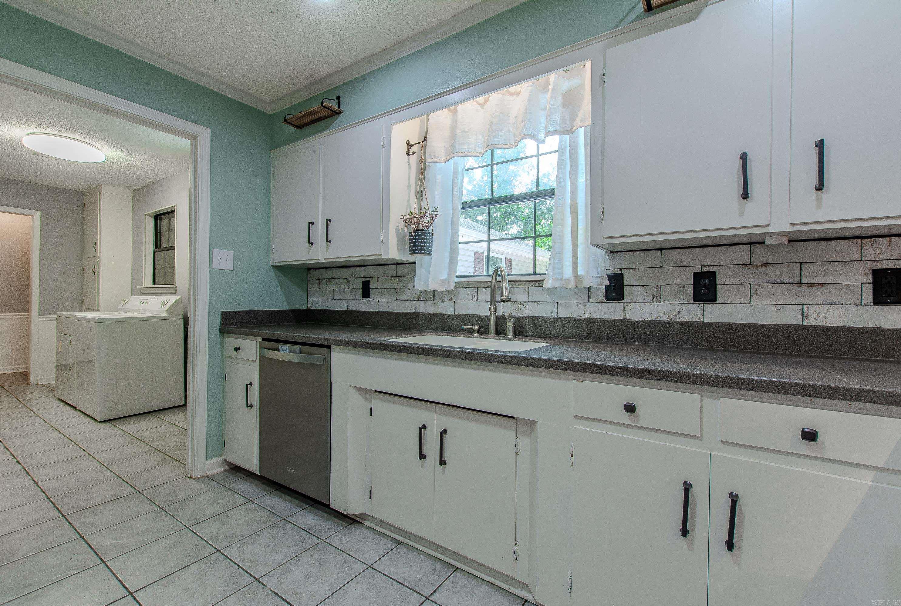 1611  River Ridge  Benton, AR