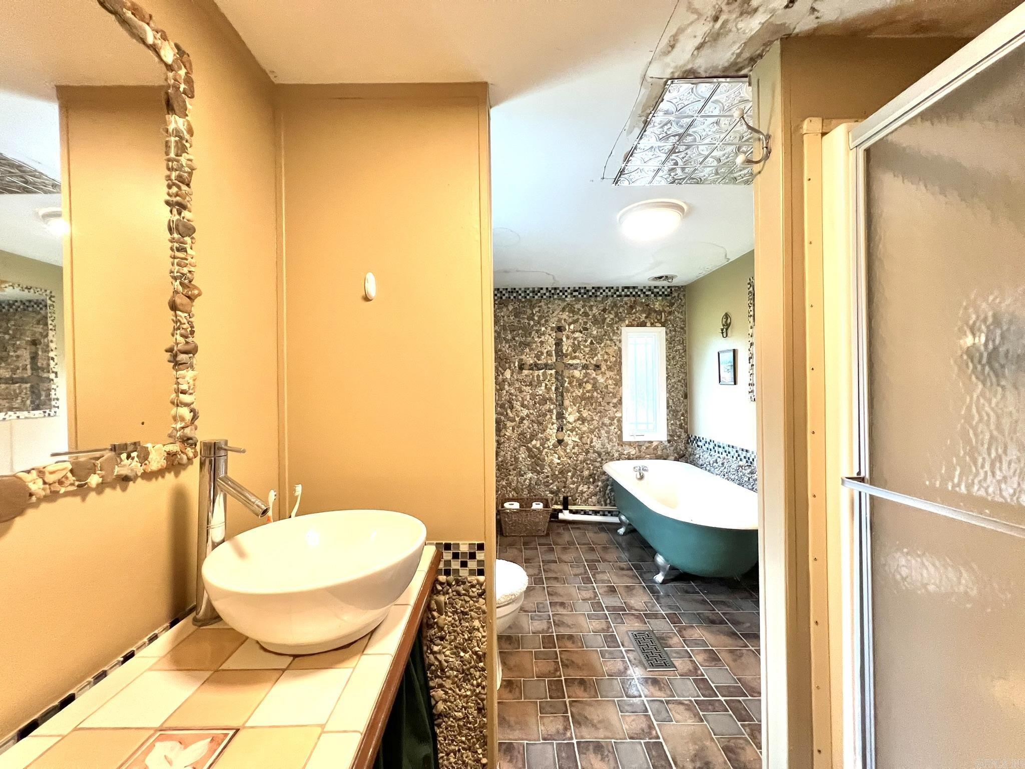 133  Old Texas  Quitman, AR