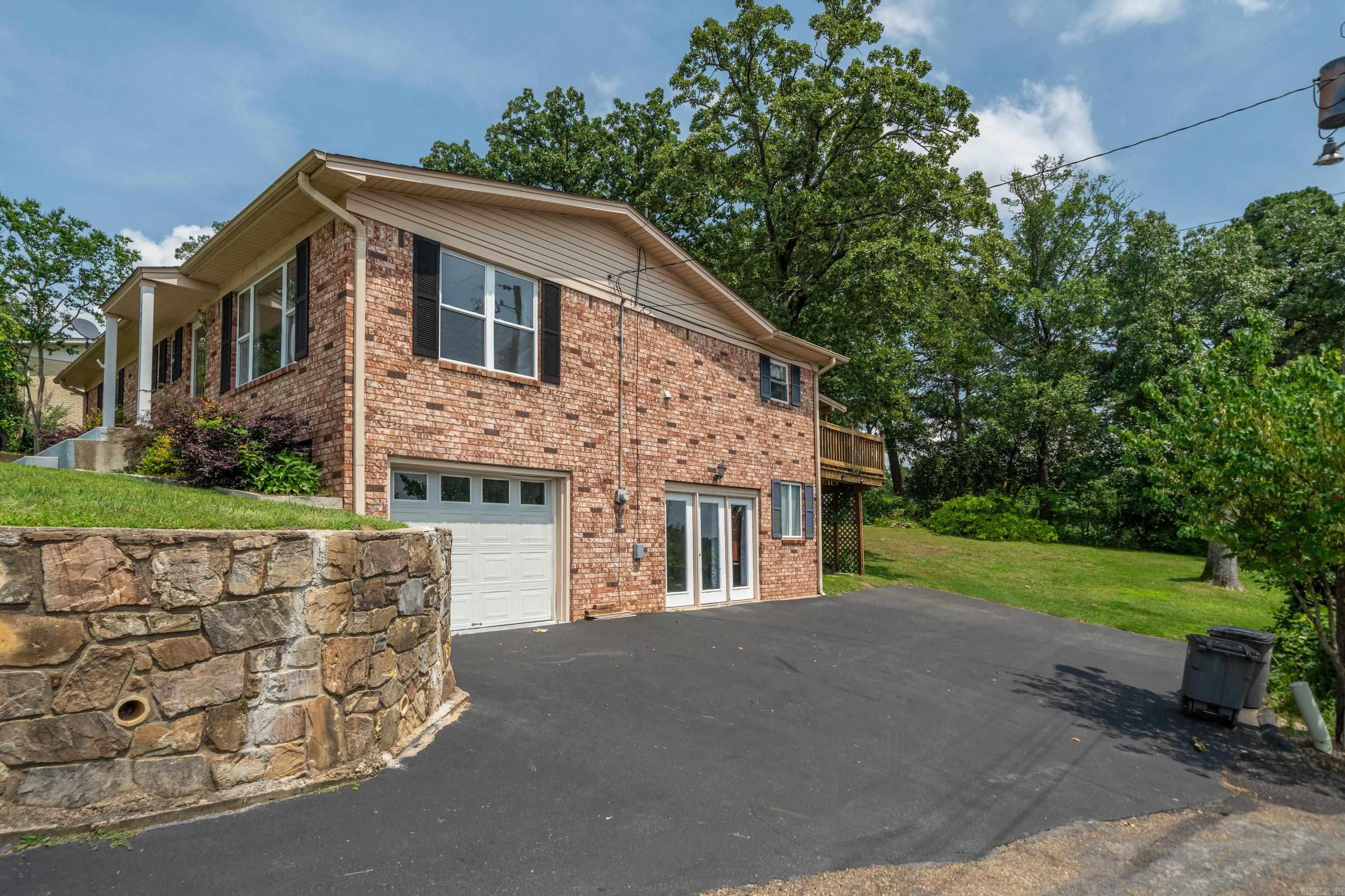107  Bridgeview  Hot Springs, AR