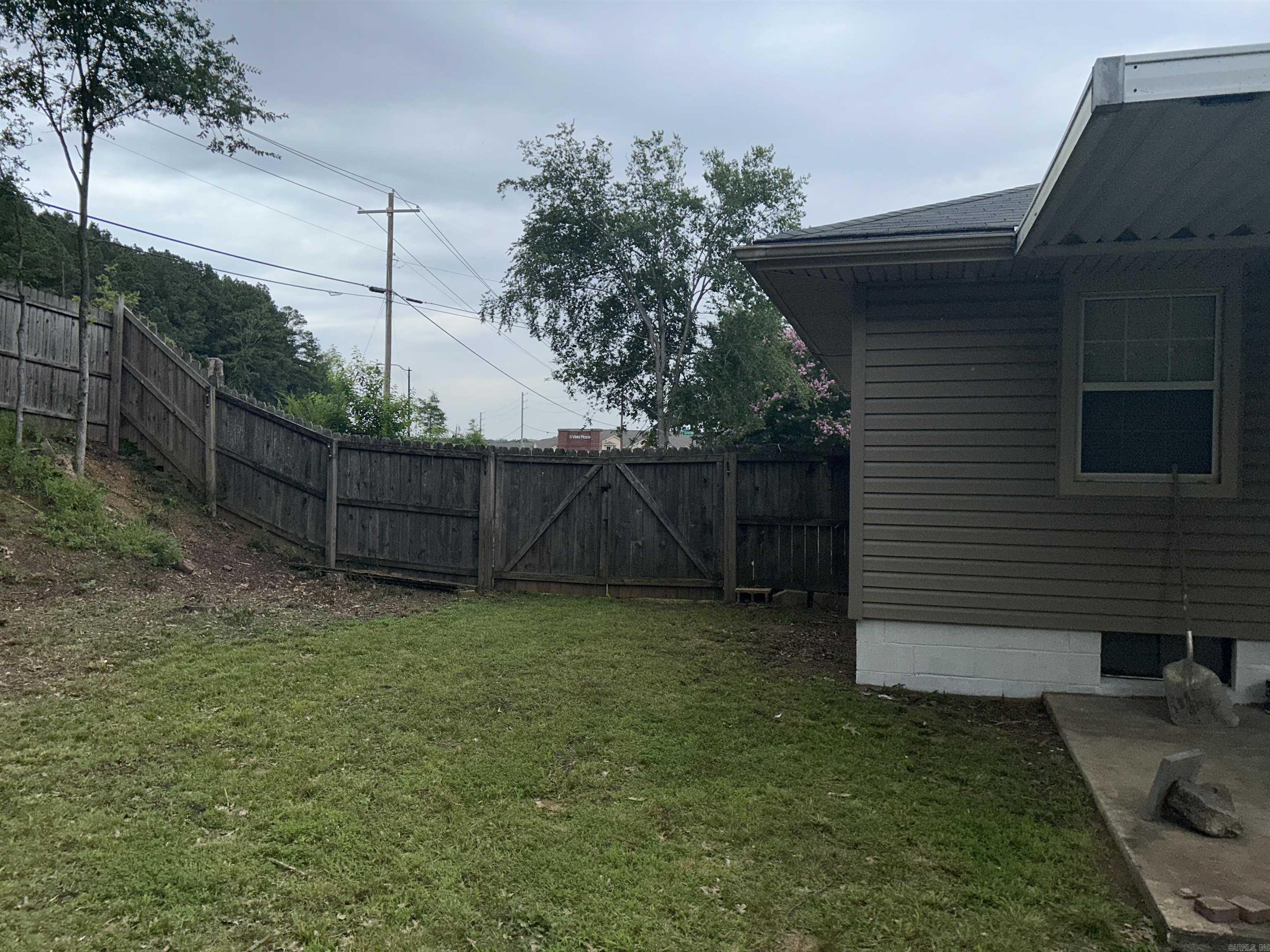 1421 N Greenwich  Russellville, AR
