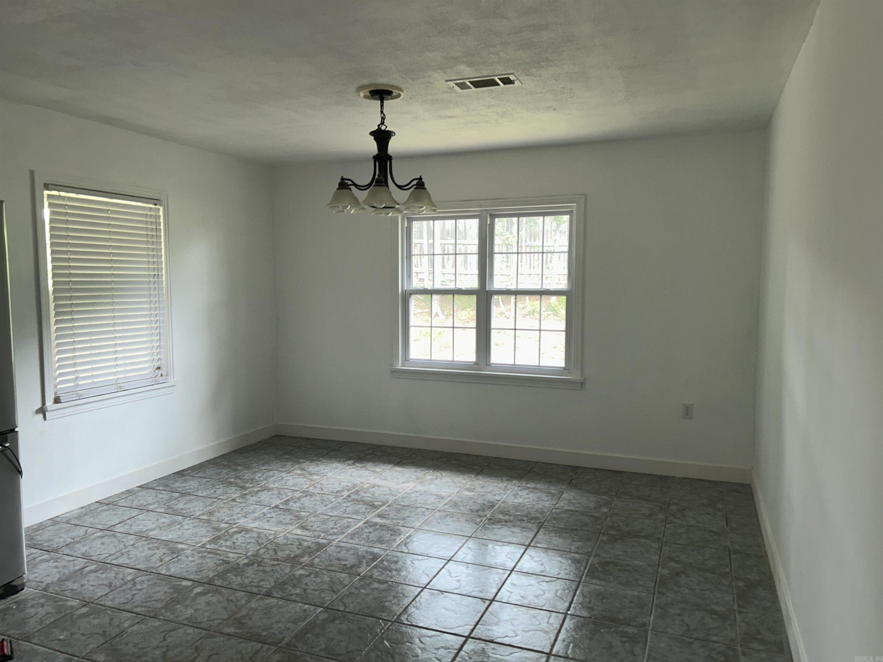 1421 N Greenwich  Russellville, AR