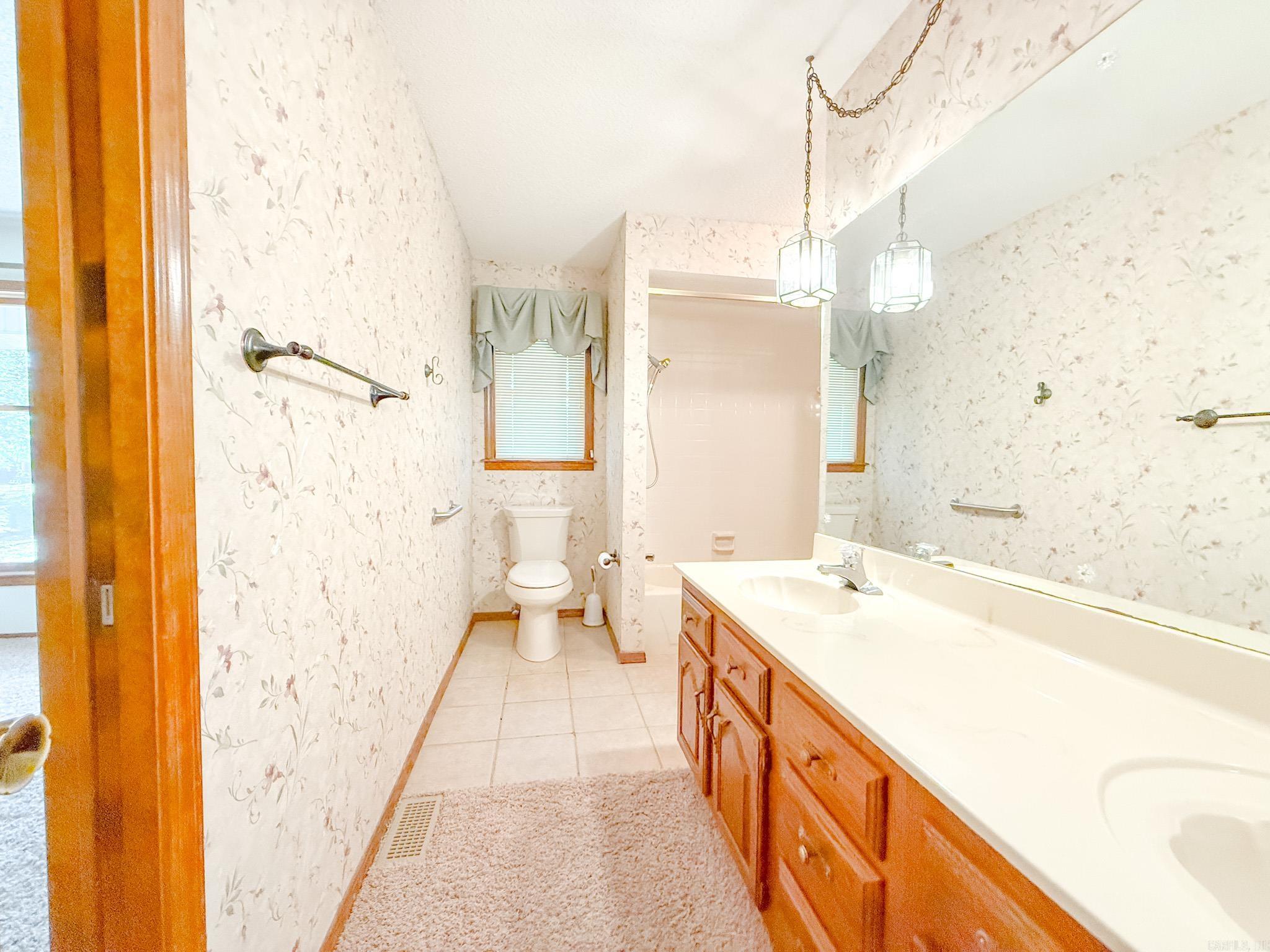 1908  Honeysuckle Drive  Mountain Home, AR