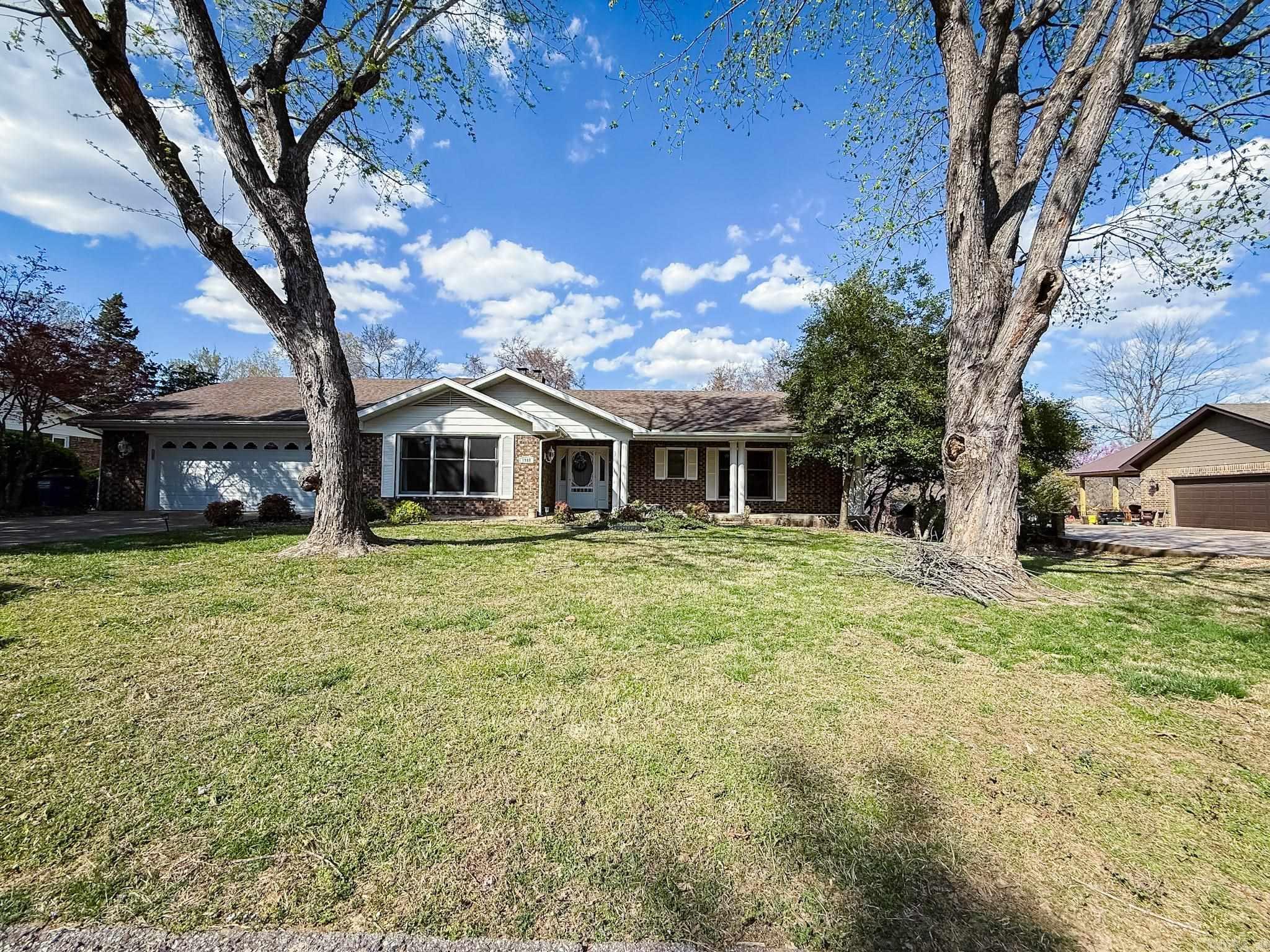1908  Honeysuckle Drive  Mountain Home, AR