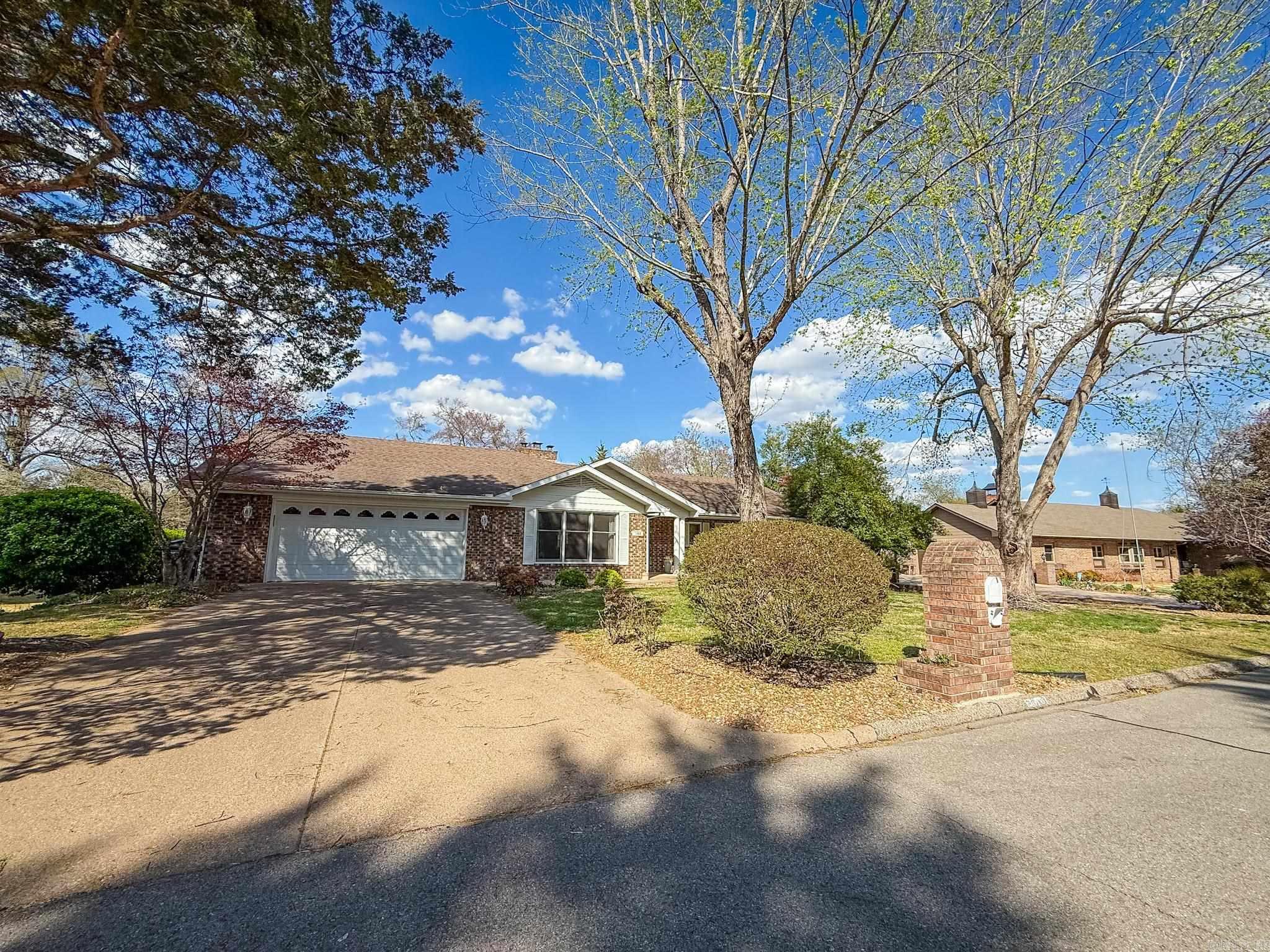 1908  Honeysuckle Drive  Mountain Home, AR