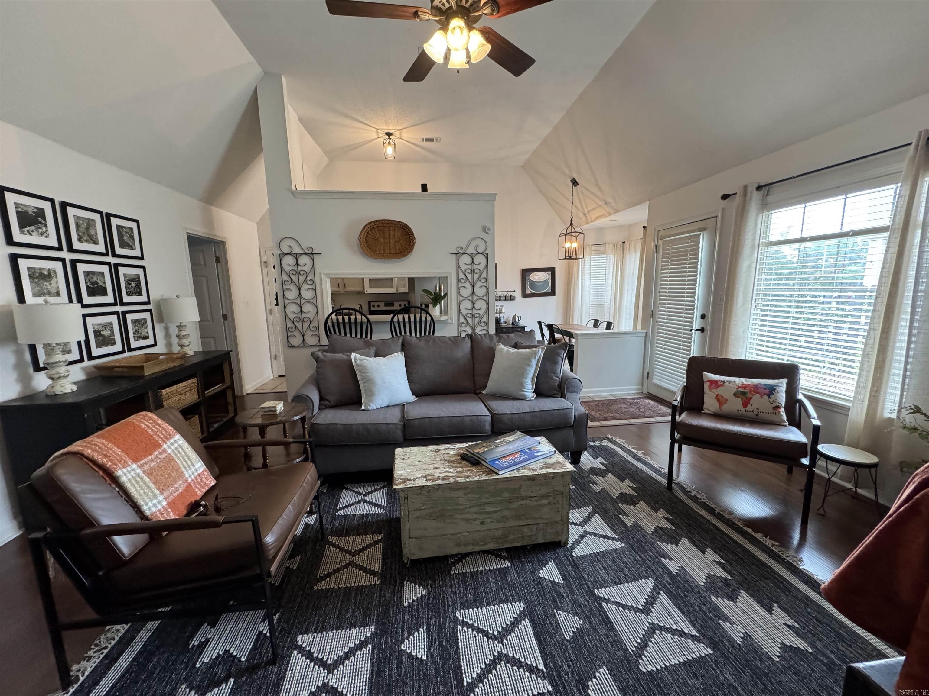 306  Country Squire  Searcy, AR