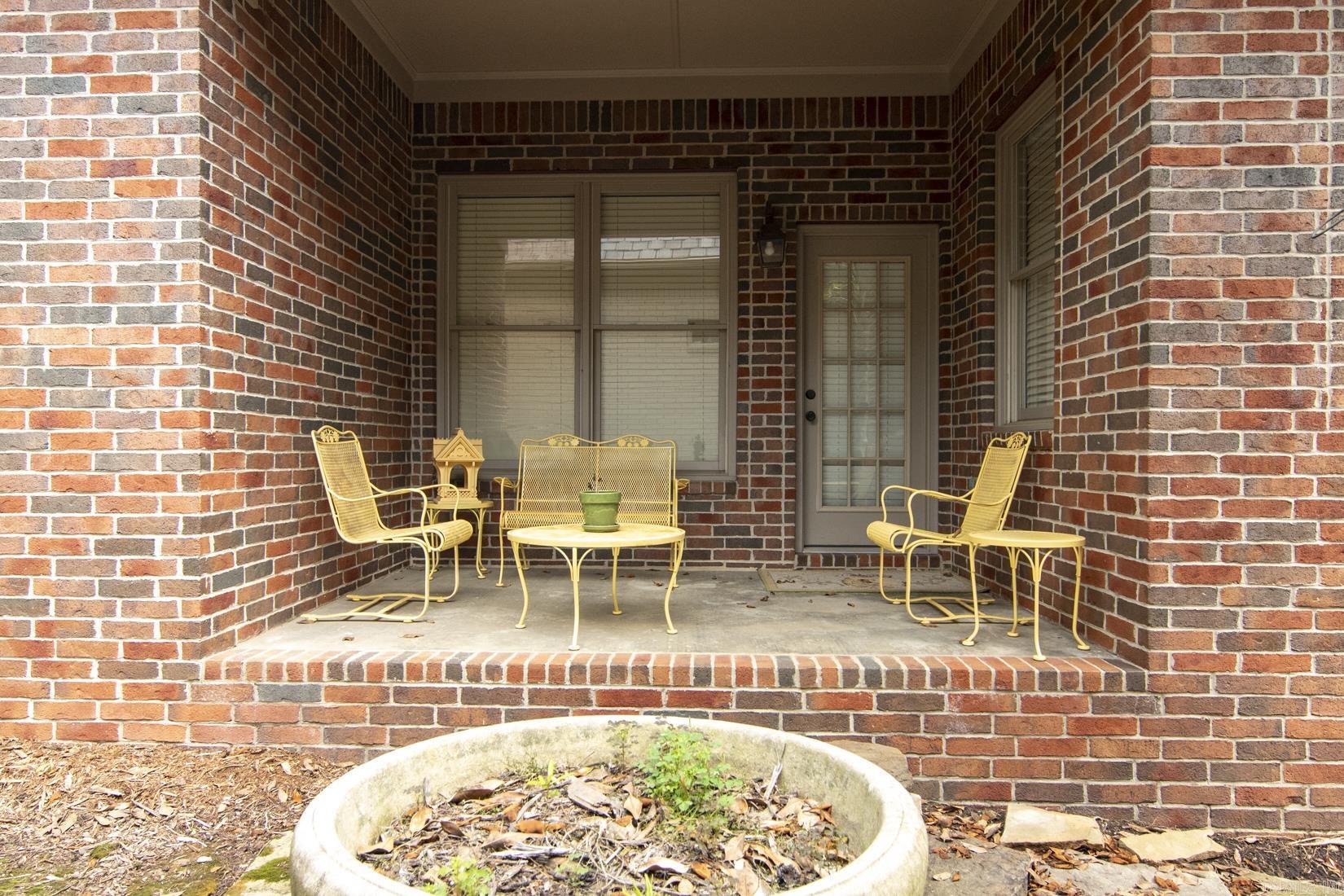 61  QUERCUS CIRCLE  Little Rock, AR