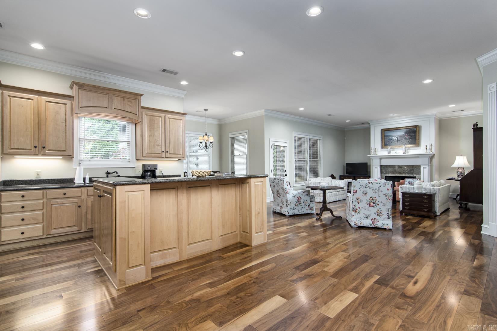 61  QUERCUS CIRCLE  Little Rock, AR
