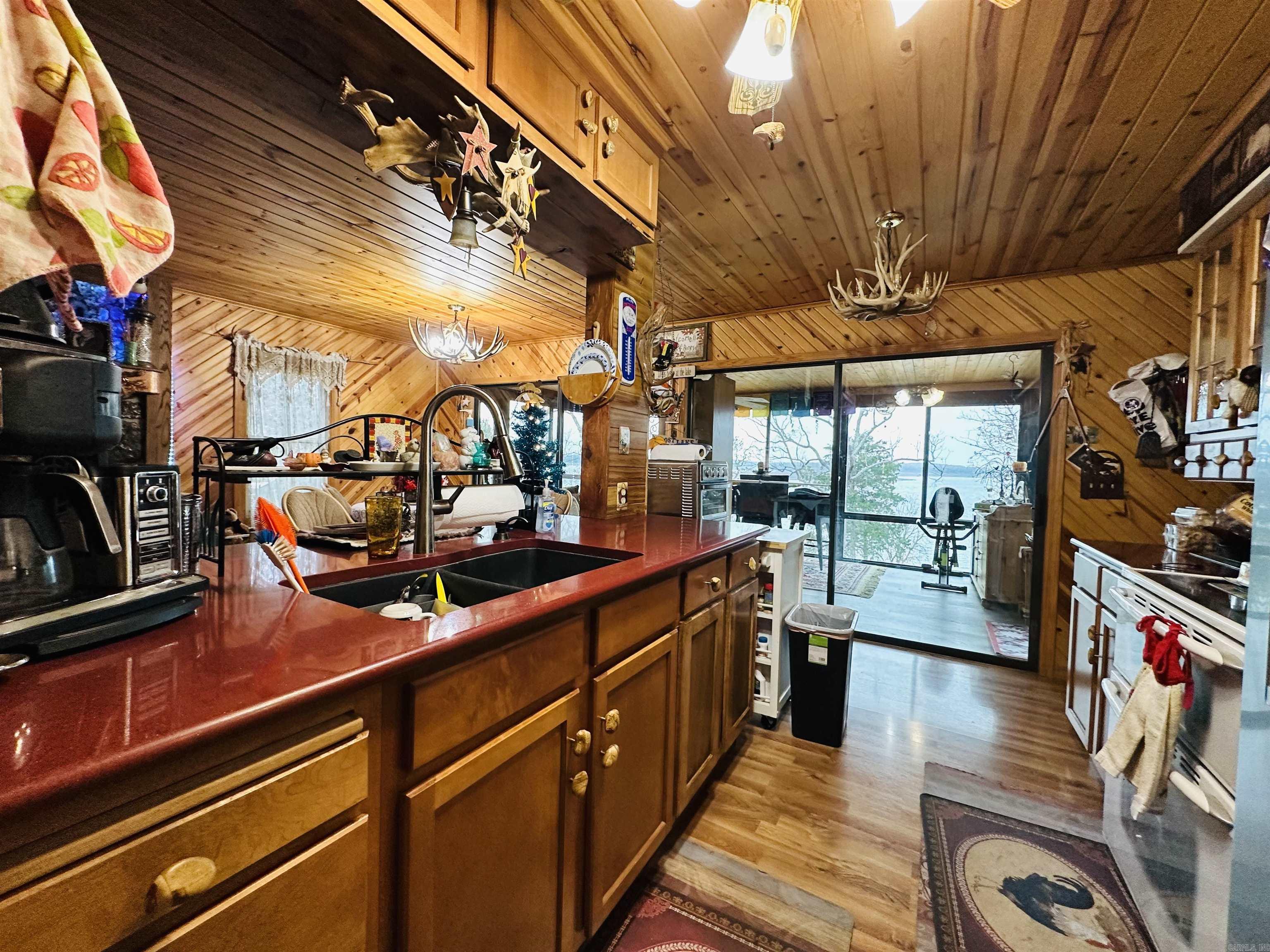 1535  MC 142  Oakland, AR